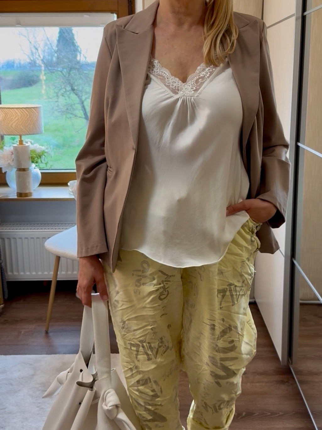 Edles Top mit Spitze Einheitsgröße Gr. 38 - 42 in weiß