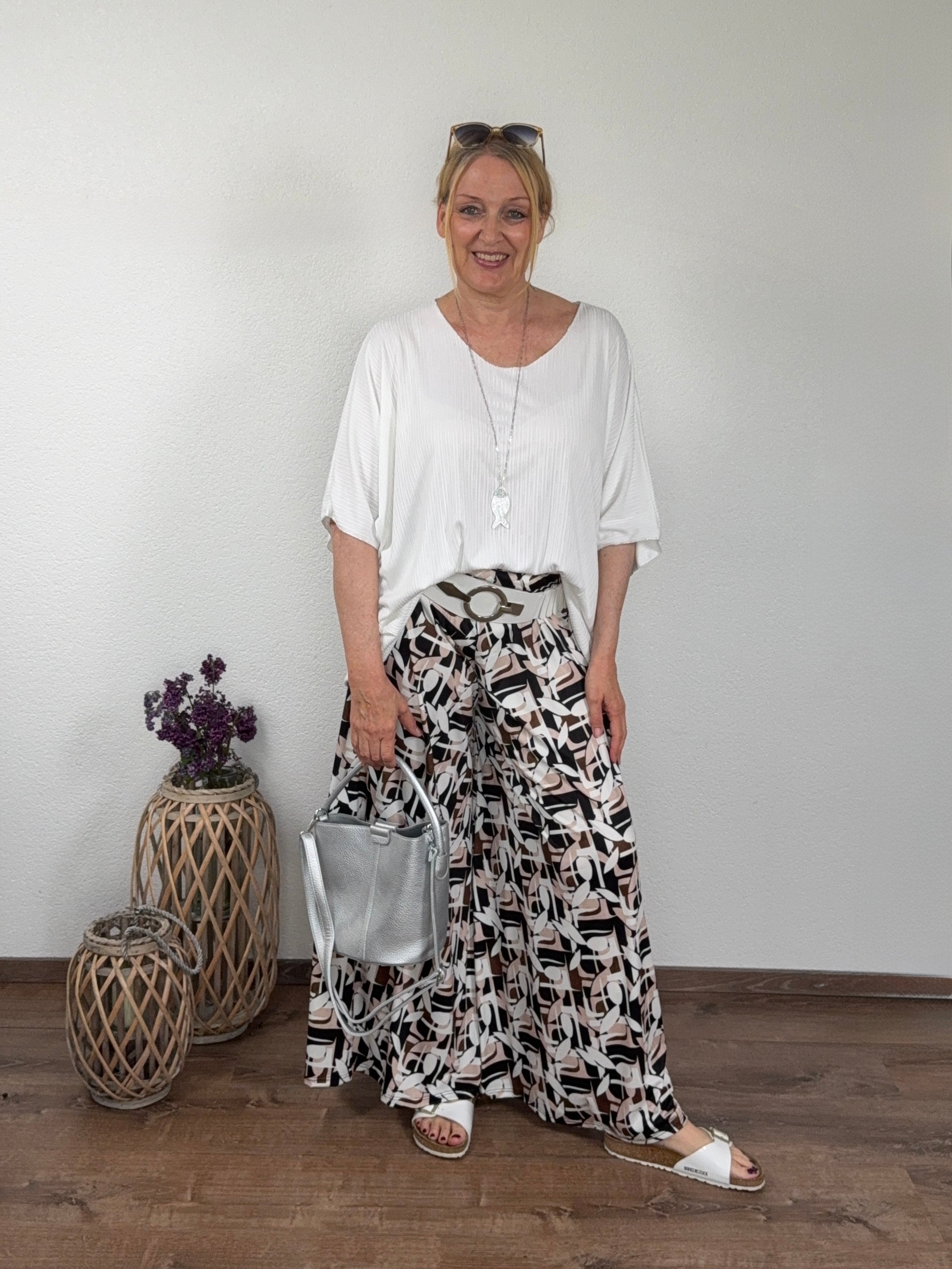 Elegantes Kurzarm - Shirt mit silbernen Verzierungen Einheitsgröße Gr. 42 - 48 in 4 Farben