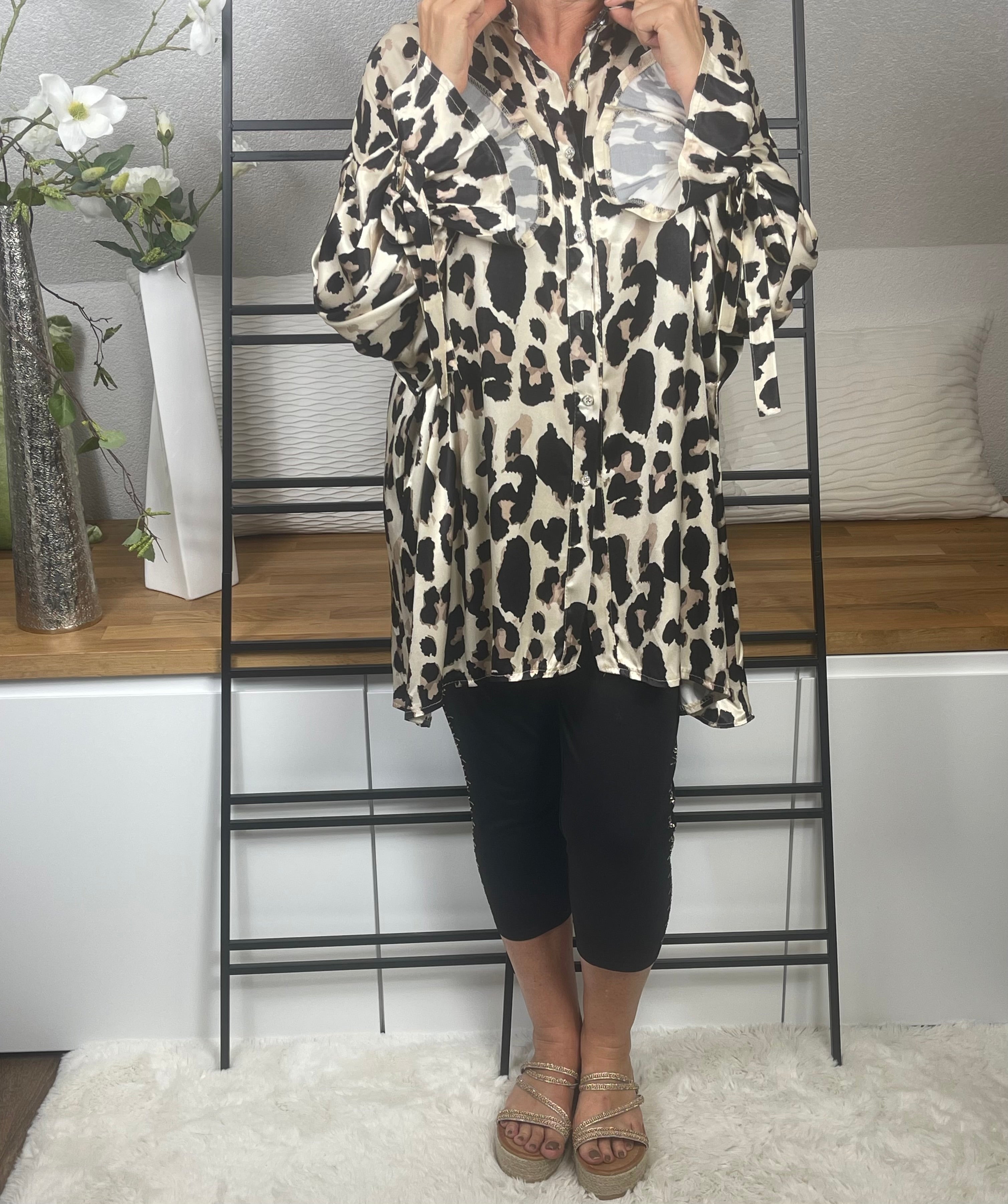 Hochwertige Damen Tunika mit „Animal Print“ Einheitsgrösse Gr. 46 - 54 in weiß - braun