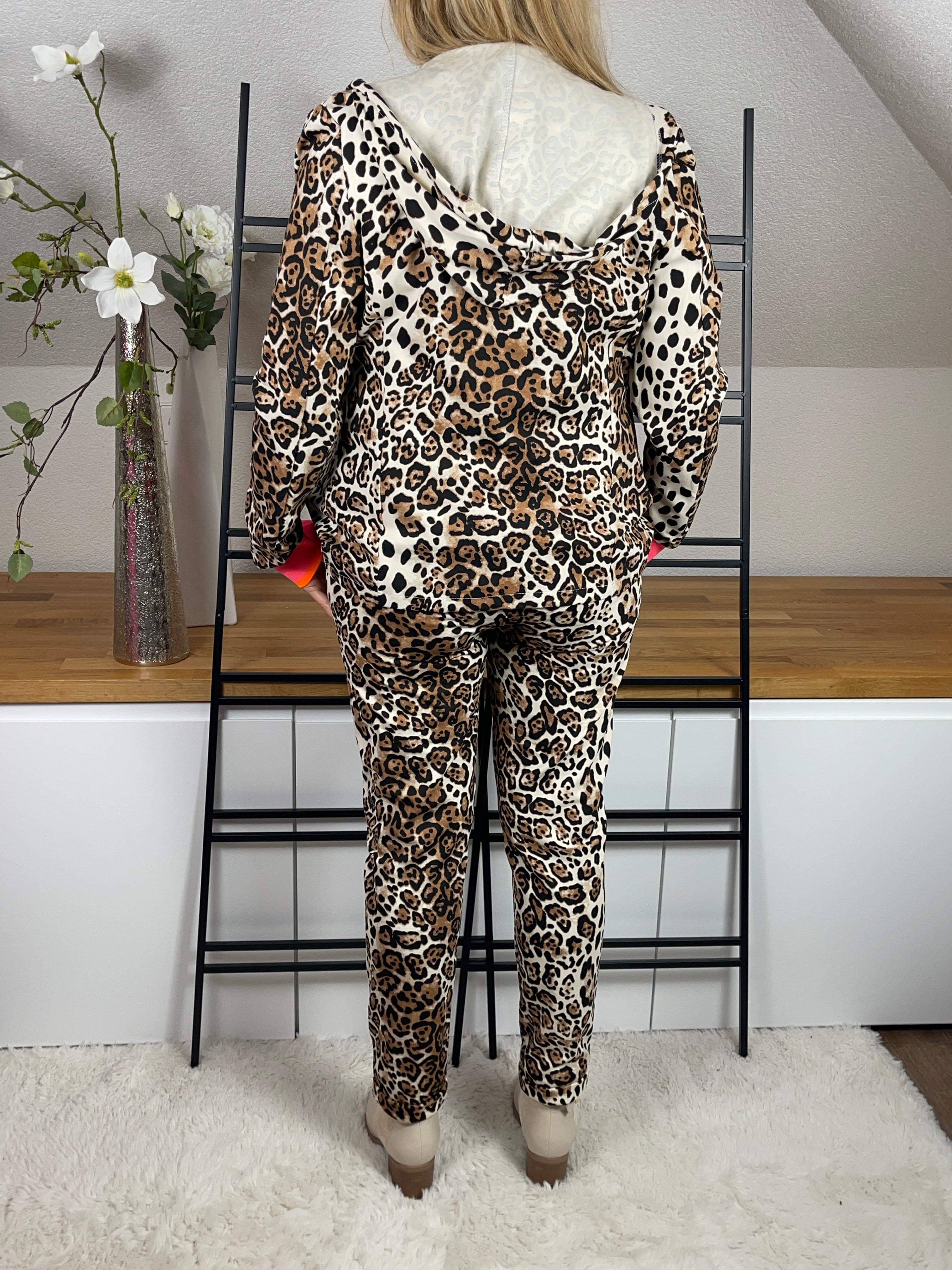 !!!!KEINE RETOURE MÖGLICH!!!!Blazer mit Kapuze „Animal“ von „Esvivid“ Gr. 36 - 44