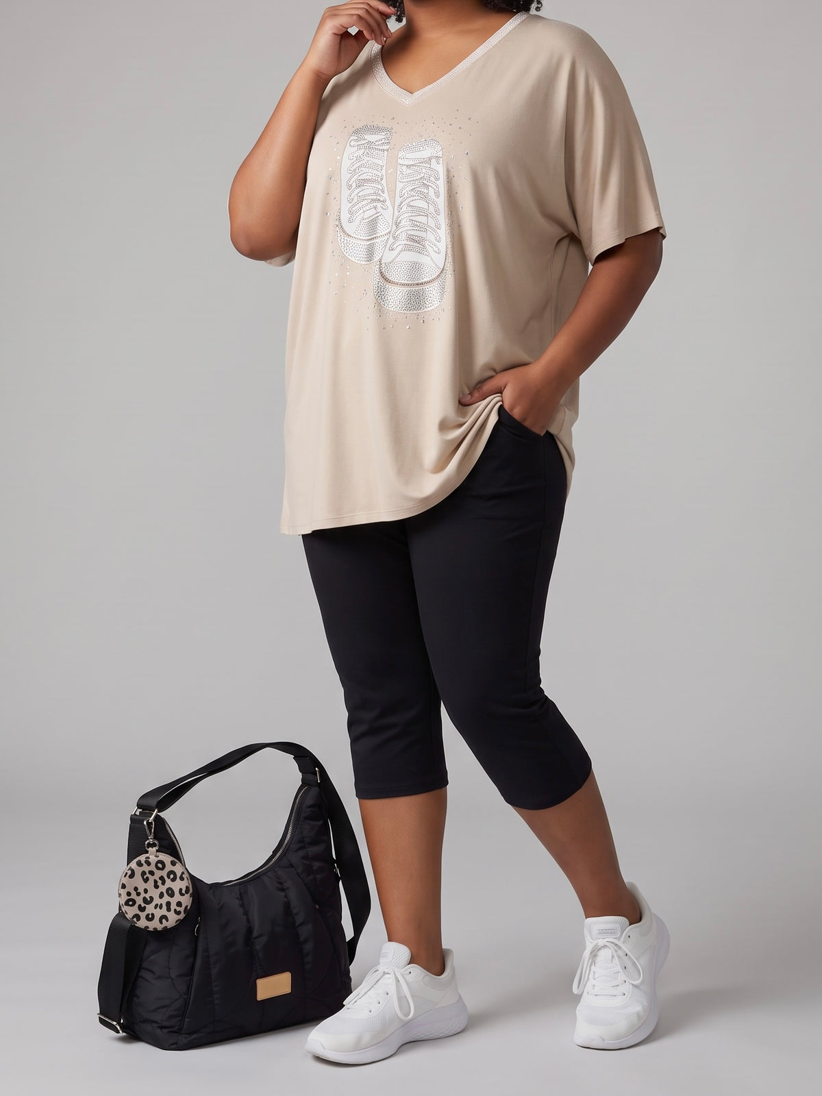 Hochwertiges T - Shirt „Sneaker“ mit Glitzer und Pailletten in 2 Farben