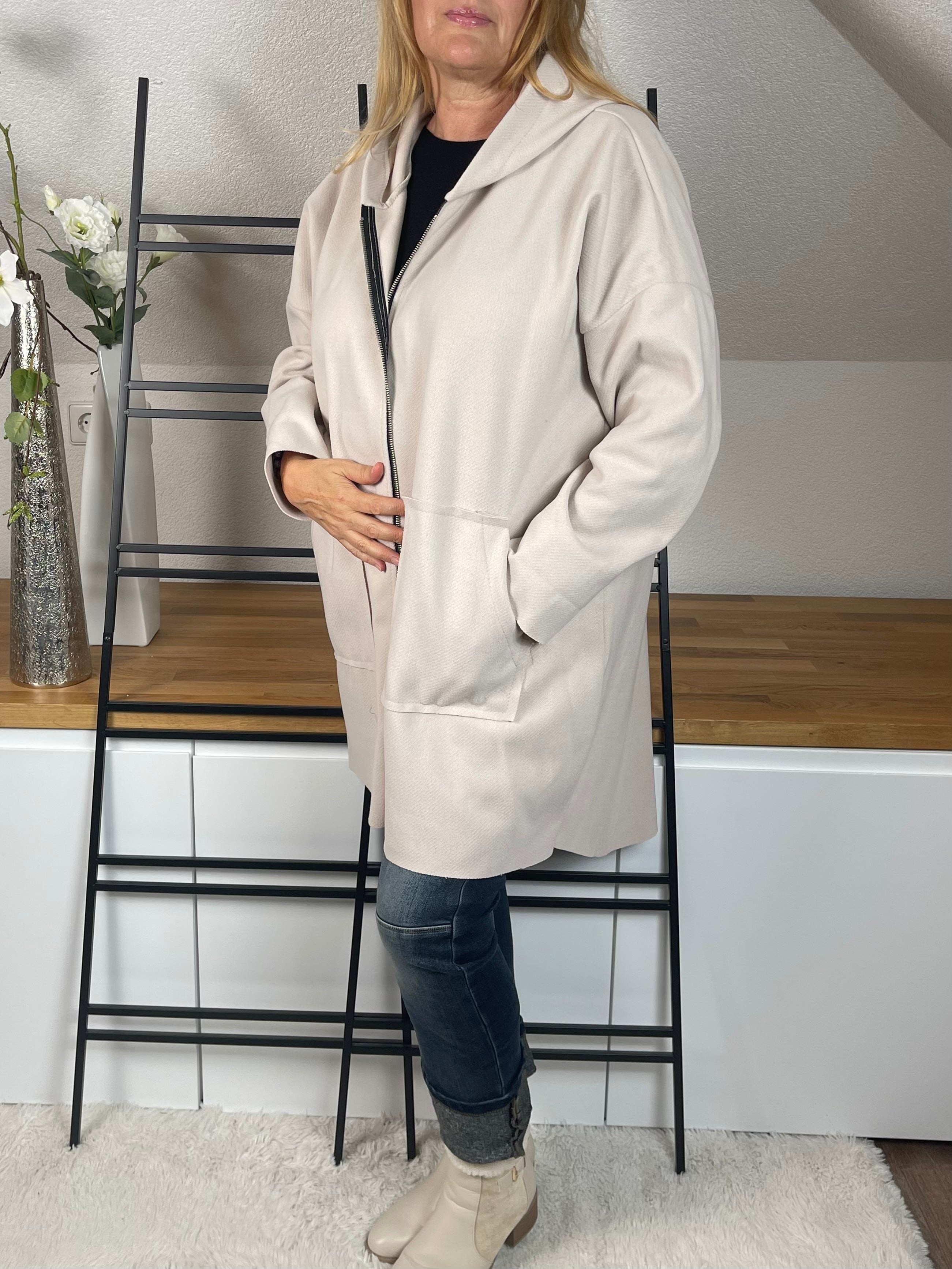 1.	Mantel mit Wollanteil
	2.	Oversize Mantel Damen
	3.	Lässiger Wollmantel
	4.	Mantel bis Größe 48+
	5.	Wollmantel große Größen
	6.	Oversize Wollmantel Damen
	7.	Weicher Mantel mit Wolle
	8.	Mantel Plus Size Damen
	9.	Casual Wollmantel
	10.	Trendiger Mantel mit Wollanteil
	11.	Schöner Oversize Mantel
	12.	Wollmantel weiter Schnitt
	13.	Eleganter Mantel große Größen
	14.	Kuscheliger Mantel Damen
	15.	Wollmantel in Übergröße