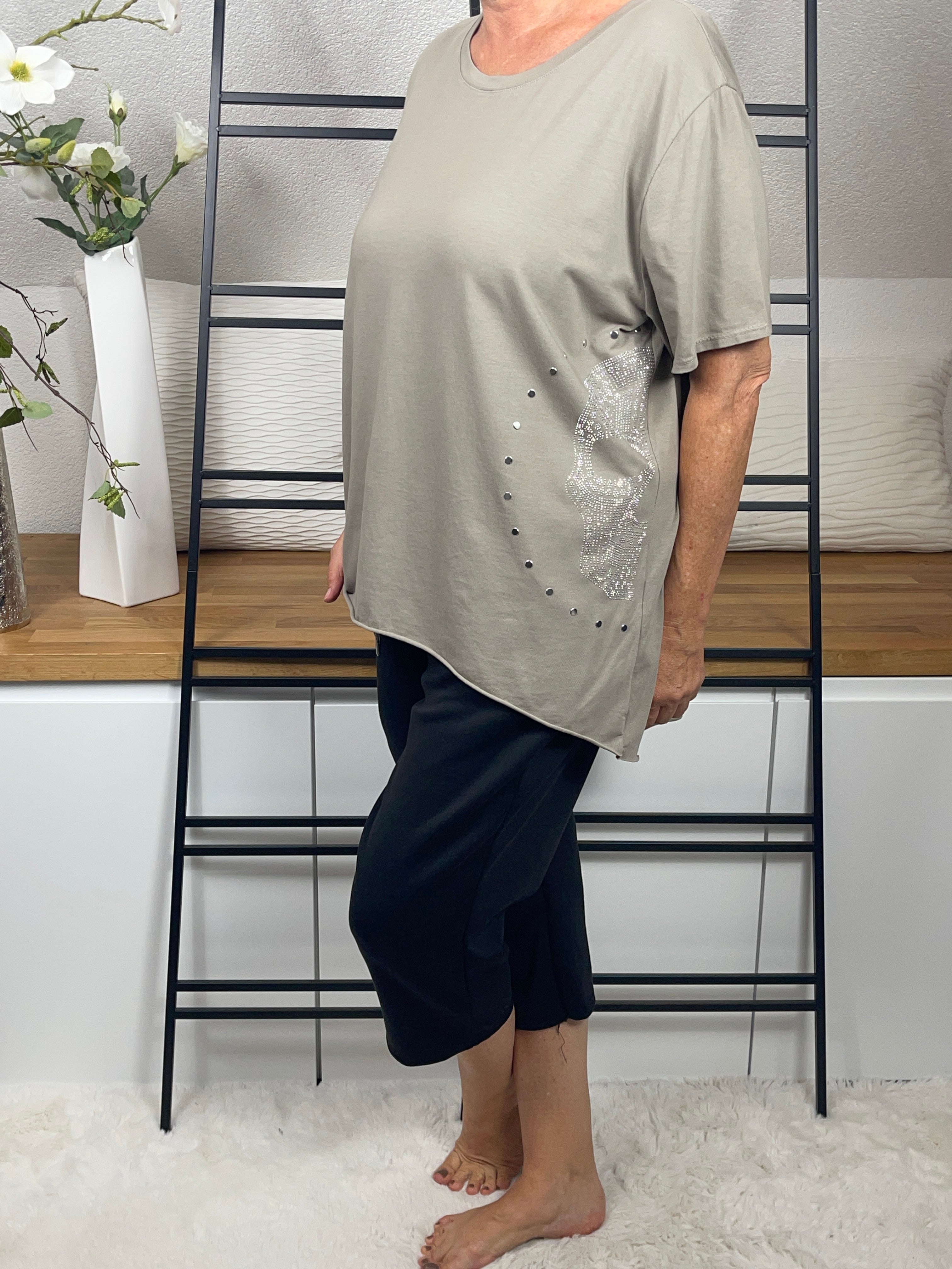 !!!!KEINE RETOURE MÖGLICH !!!!Damen T - Shirt „Skull“ Gr. 40 - 44 in 2 Farben