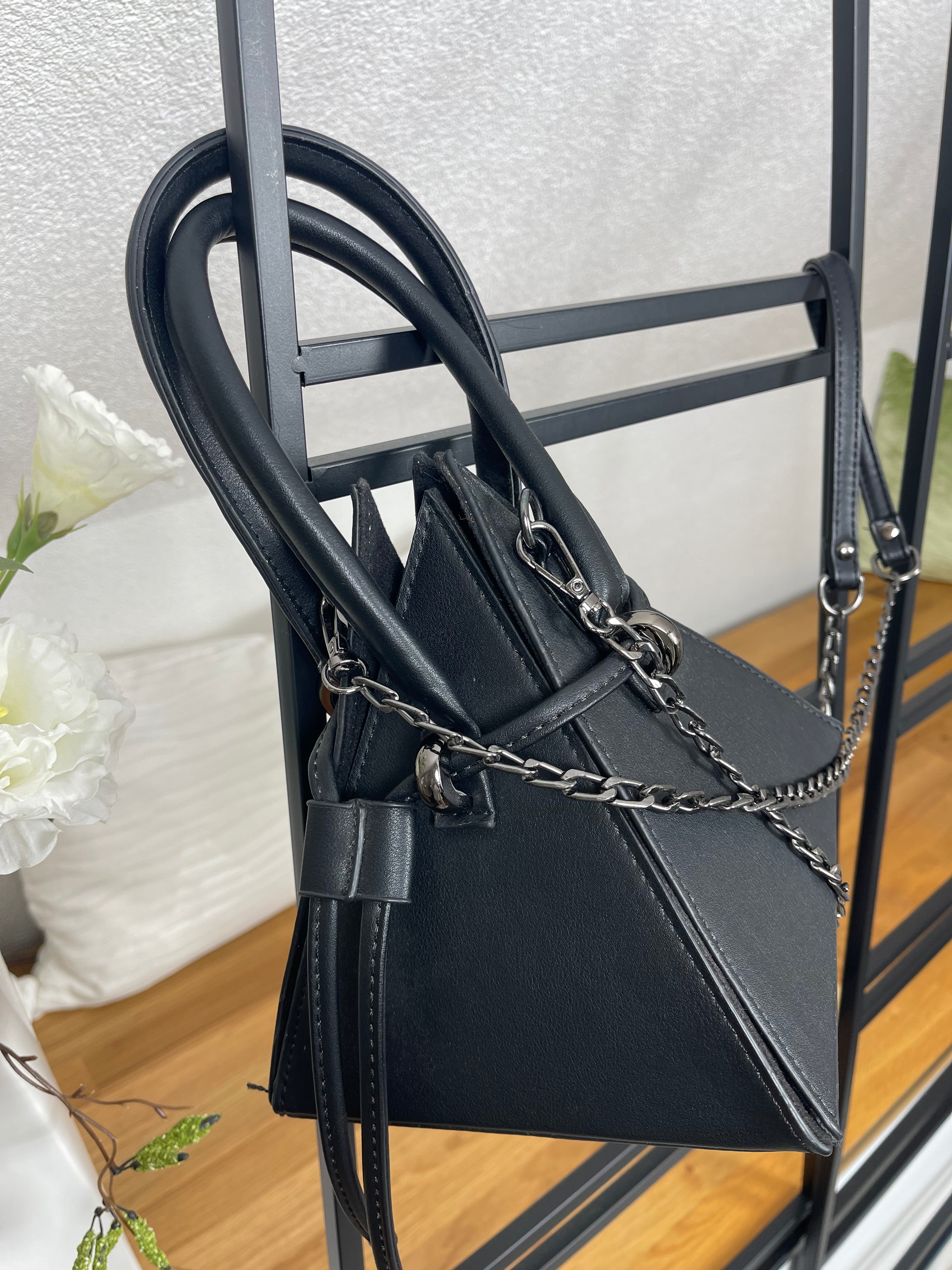 Elegante sehr edle Schulter - Tasche aus PU - Leder in schwarz
