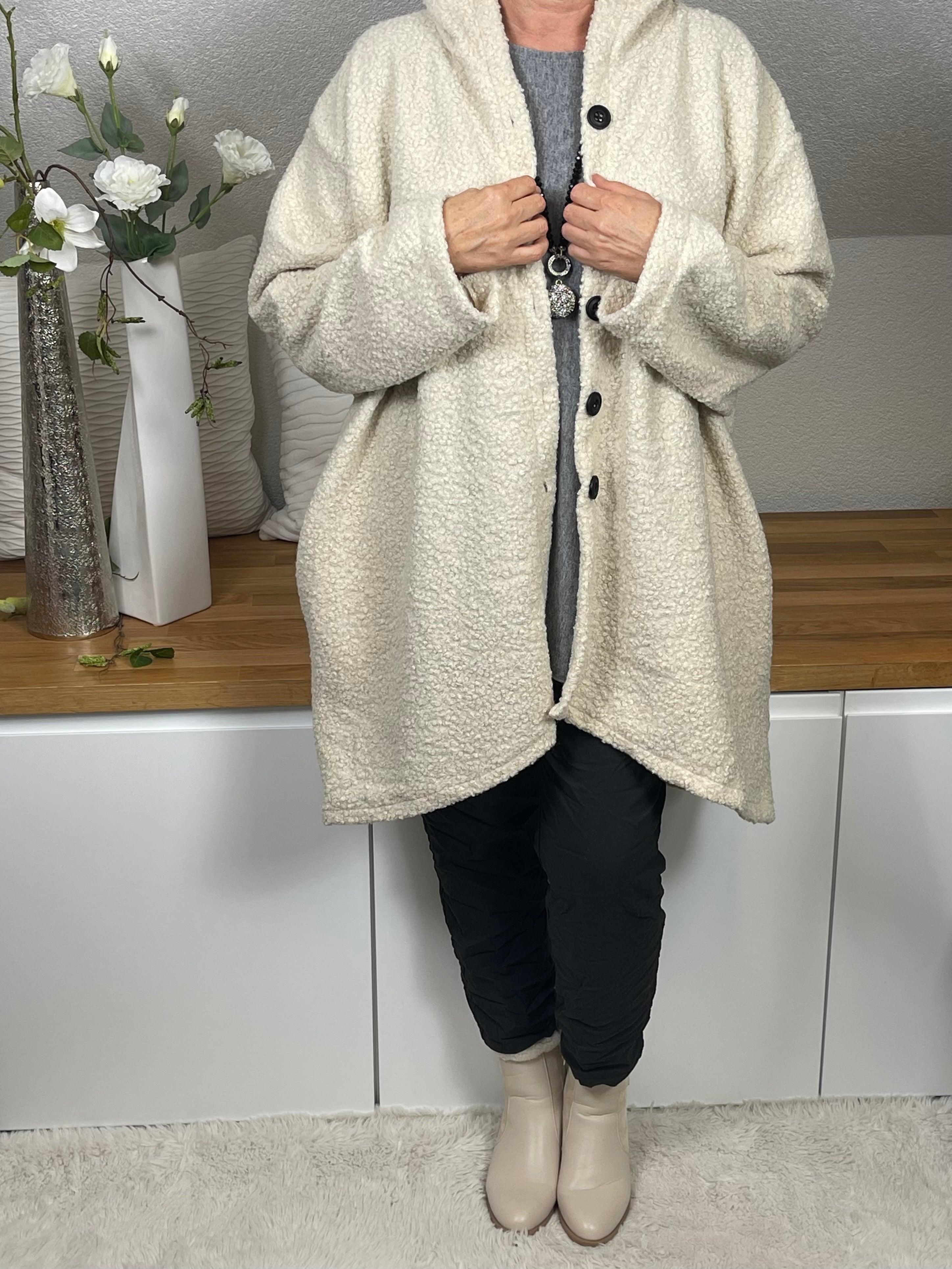 Damen „Boucle“ Kurz - Mantel mit Kapuze Einheitsgröße Gr. 42 - 48 in wollweiß