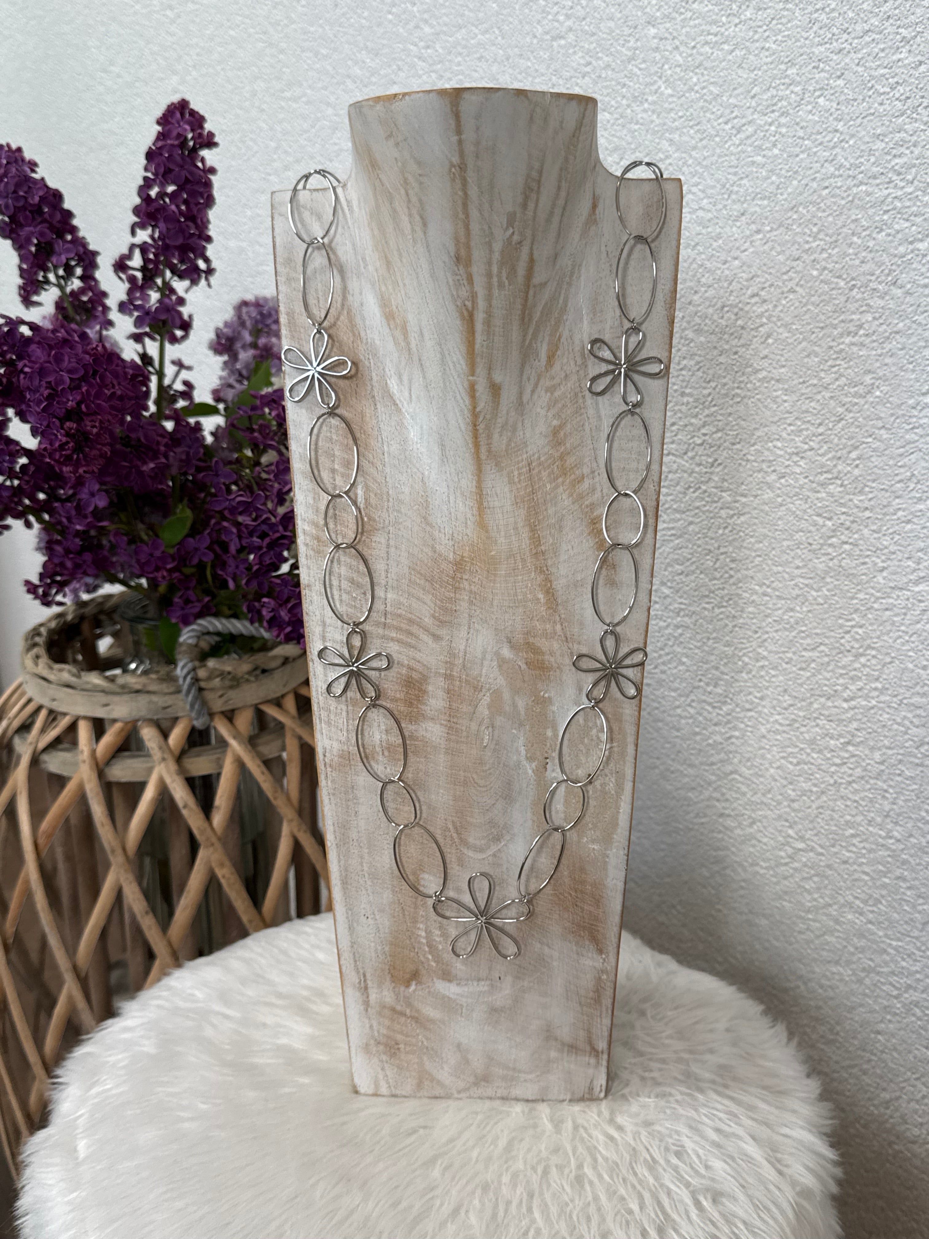 Lange Kette „Blüten“ in silber