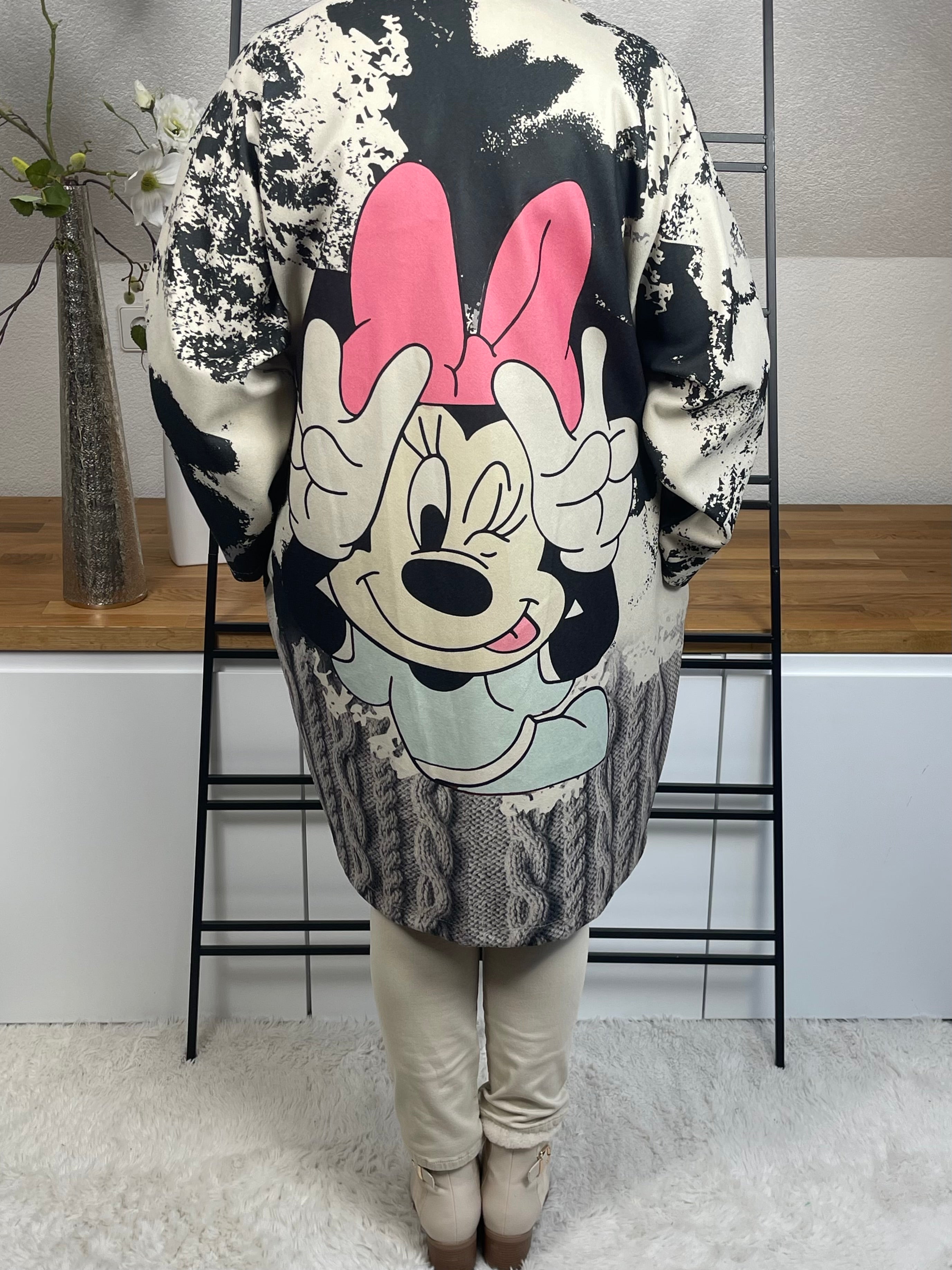 Rückenansicht des Mickey Mouse Oversize-Mantels aus Velour-Optik mit 50 % Wollanteil, praktischen Taschen, Knöpfen und Kapuze, in grau-schwarz-bunt