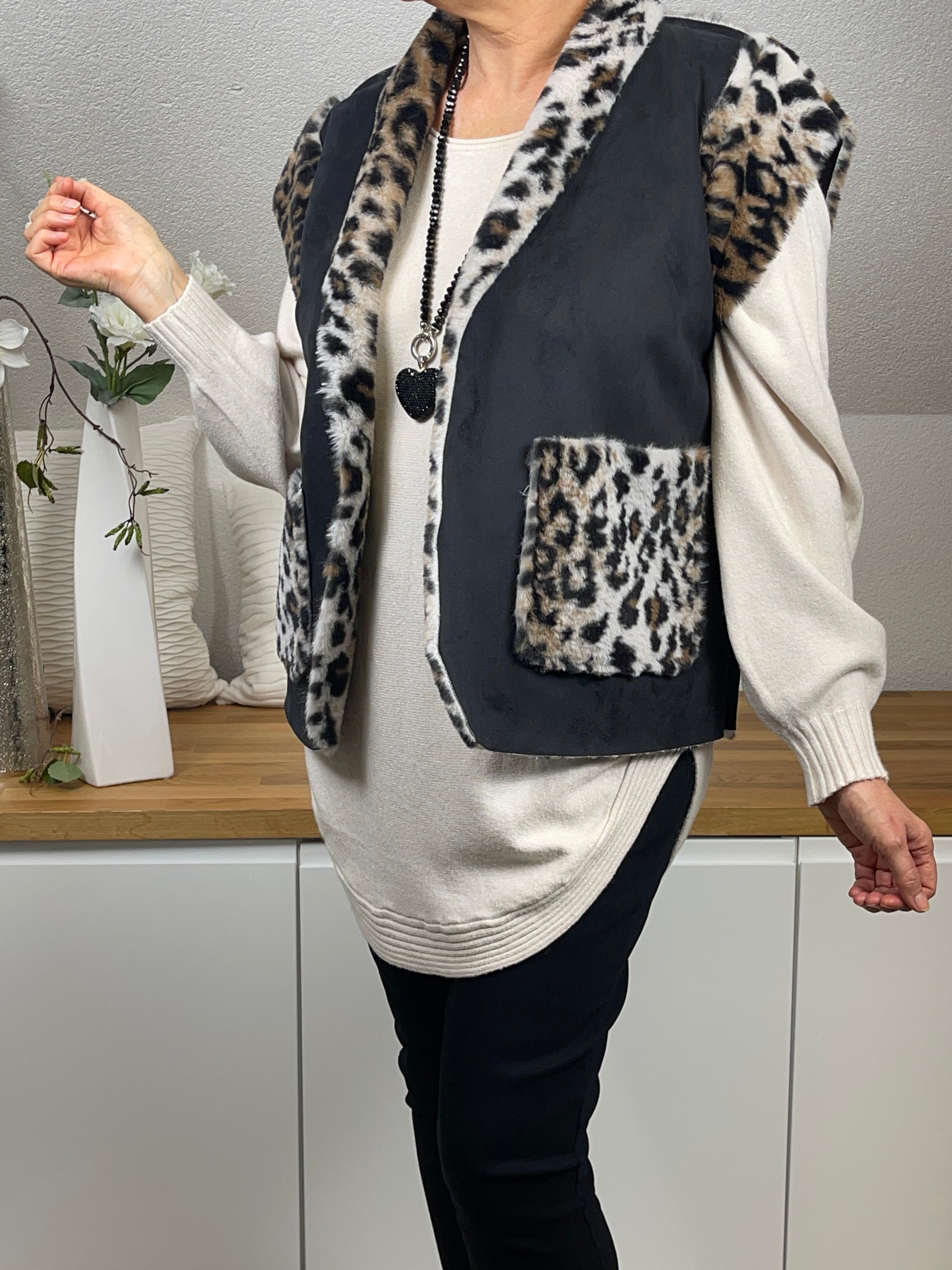 Hochwertige elegante ärmellose Jacke mit Kunstfell in Wildlederoptik Einheitsgrösse Gr. 36 - 40 in schwarz