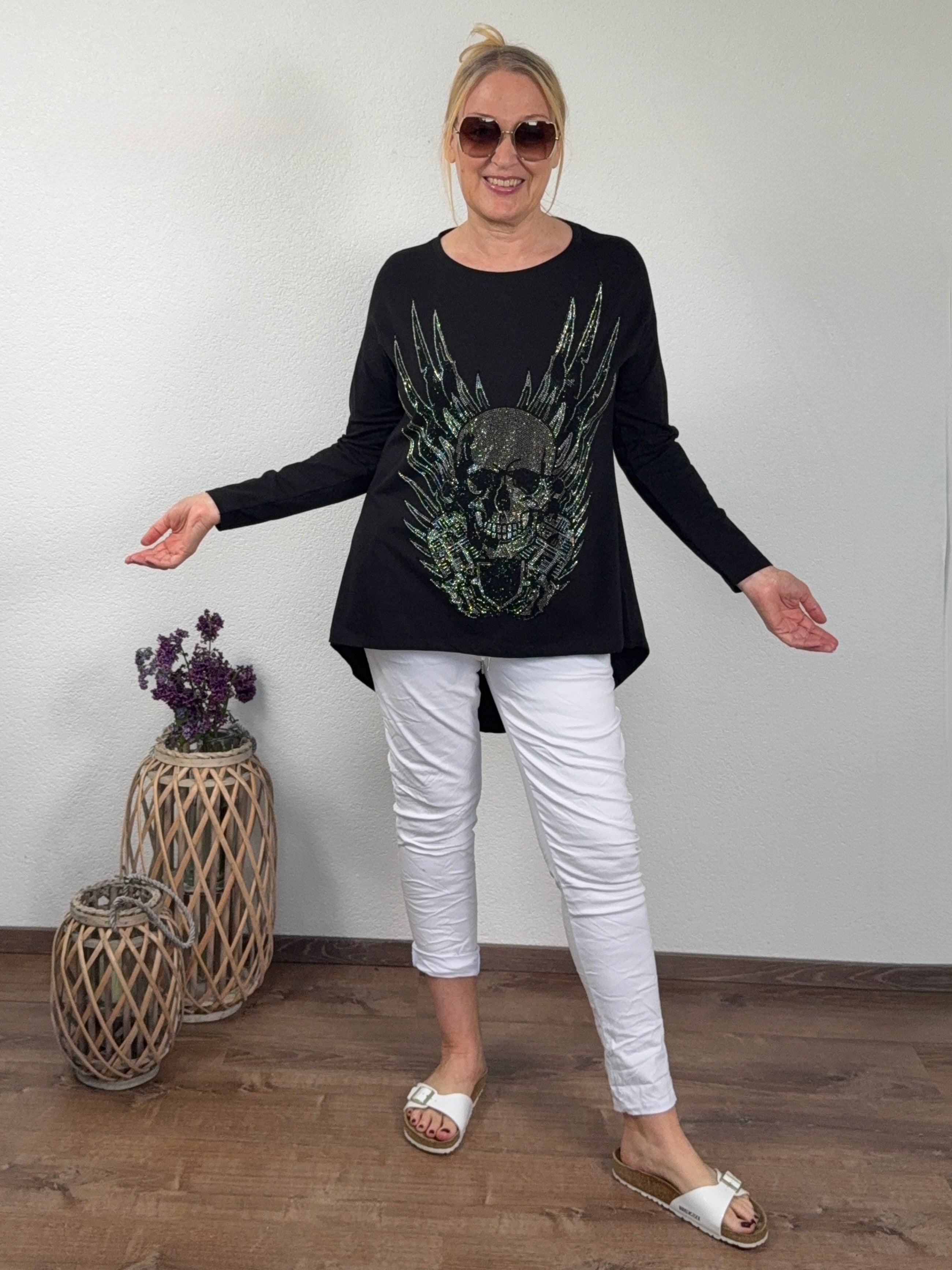 Hochwertiges, extravagantes Langarm - Shirt „Totenkopf“ von „EU-Queen“ Gr. 36 bis 46 in schwarz
