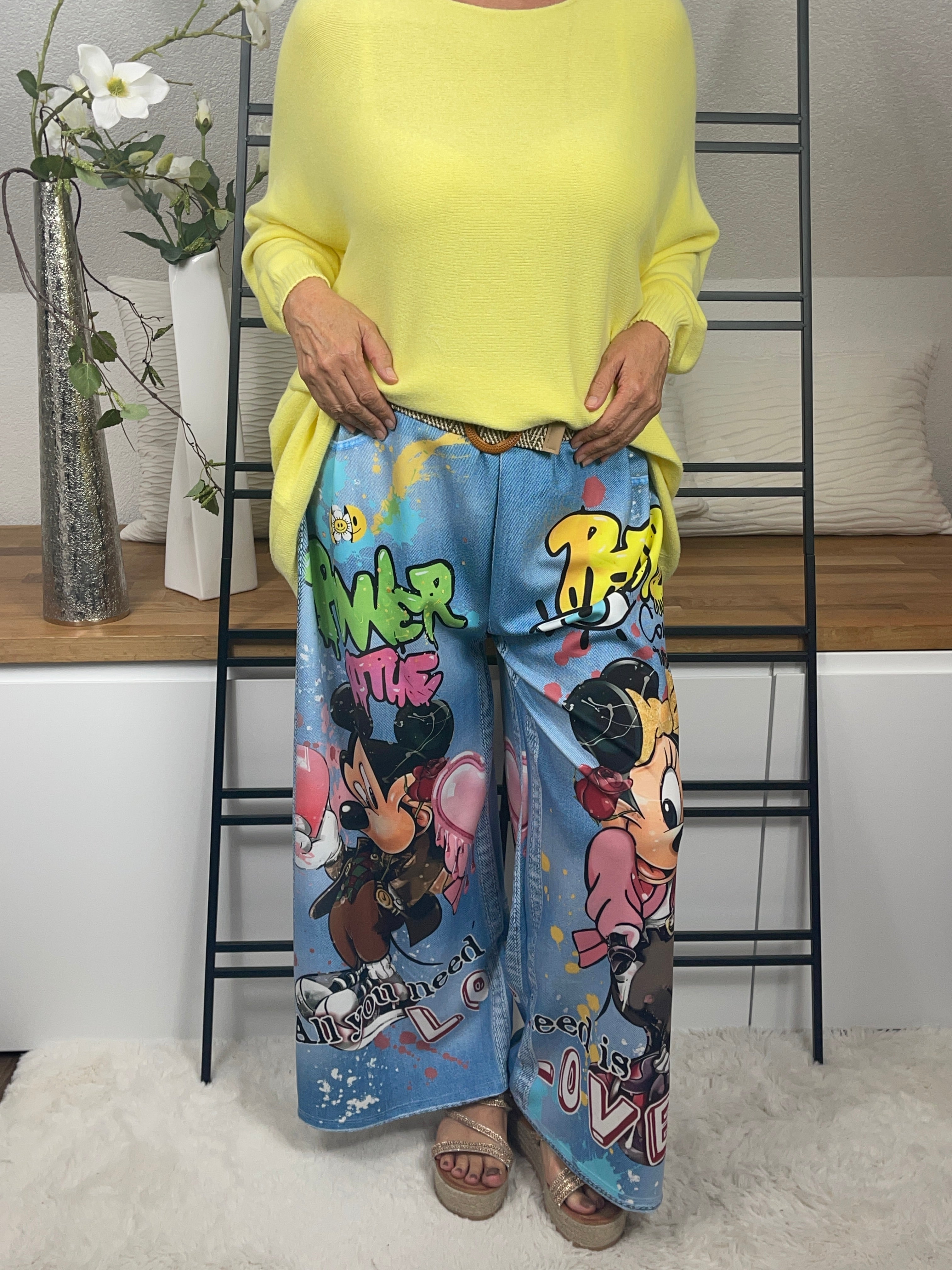 !!!!KEINE RETOURE MÖGLICH !!!!Elegante weite Damen - Jogpant „Mickey - Minney“ mit „3 D“ Effekt Einheitsgrösse Gr. 44 - 54 in 5 Varianten