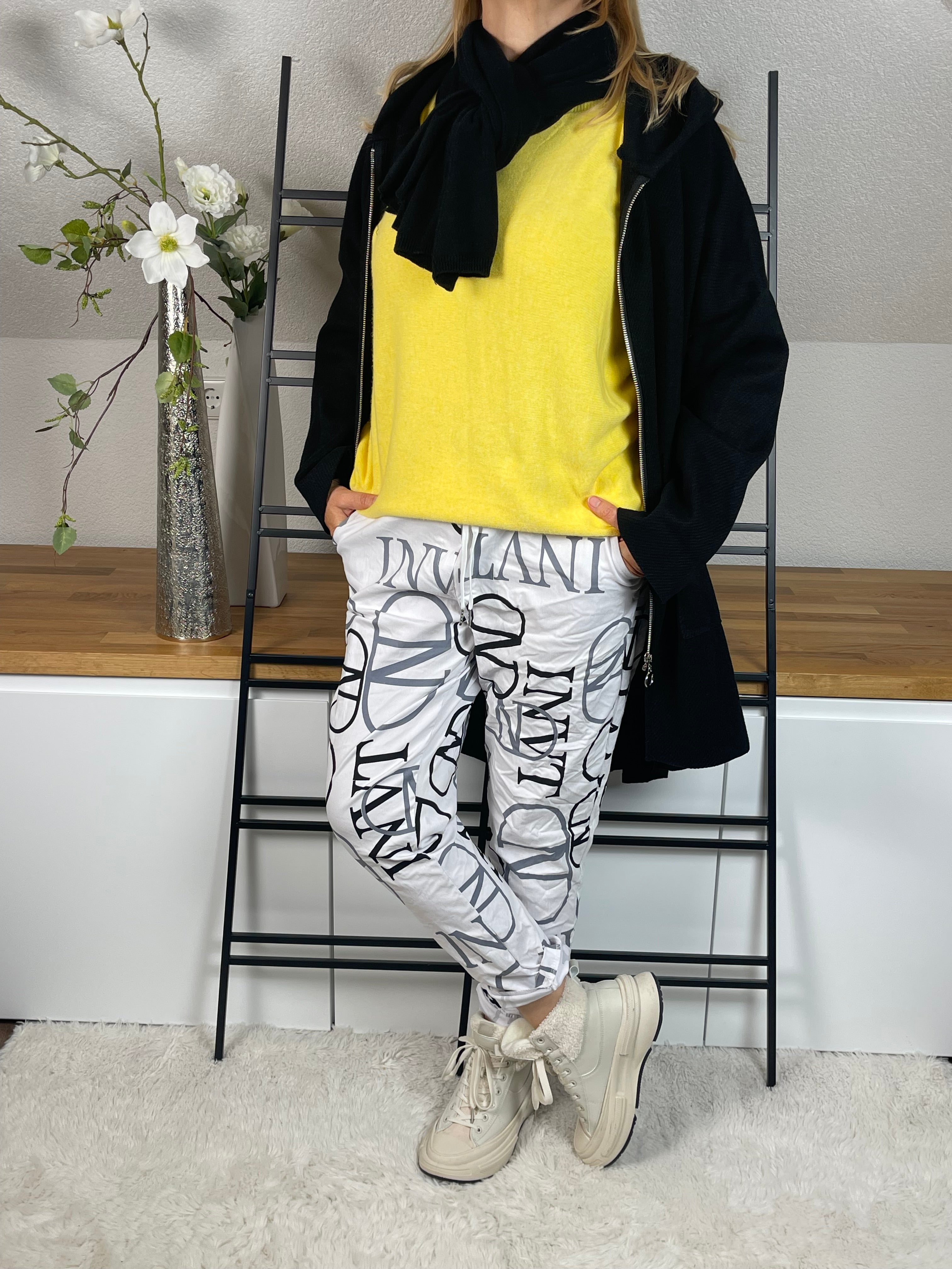 •	Jogginghose mit Schriftzug
	•	JogPant mit Buchstaben
	•	Jogginghose mit Print
	•	Jogginghose mit Lettern
	•	Jogginghose bedruckt
	•	Bedruckte JogPant
	•	Jogginghose mit Text
	•	Jogger mit Schriftzug