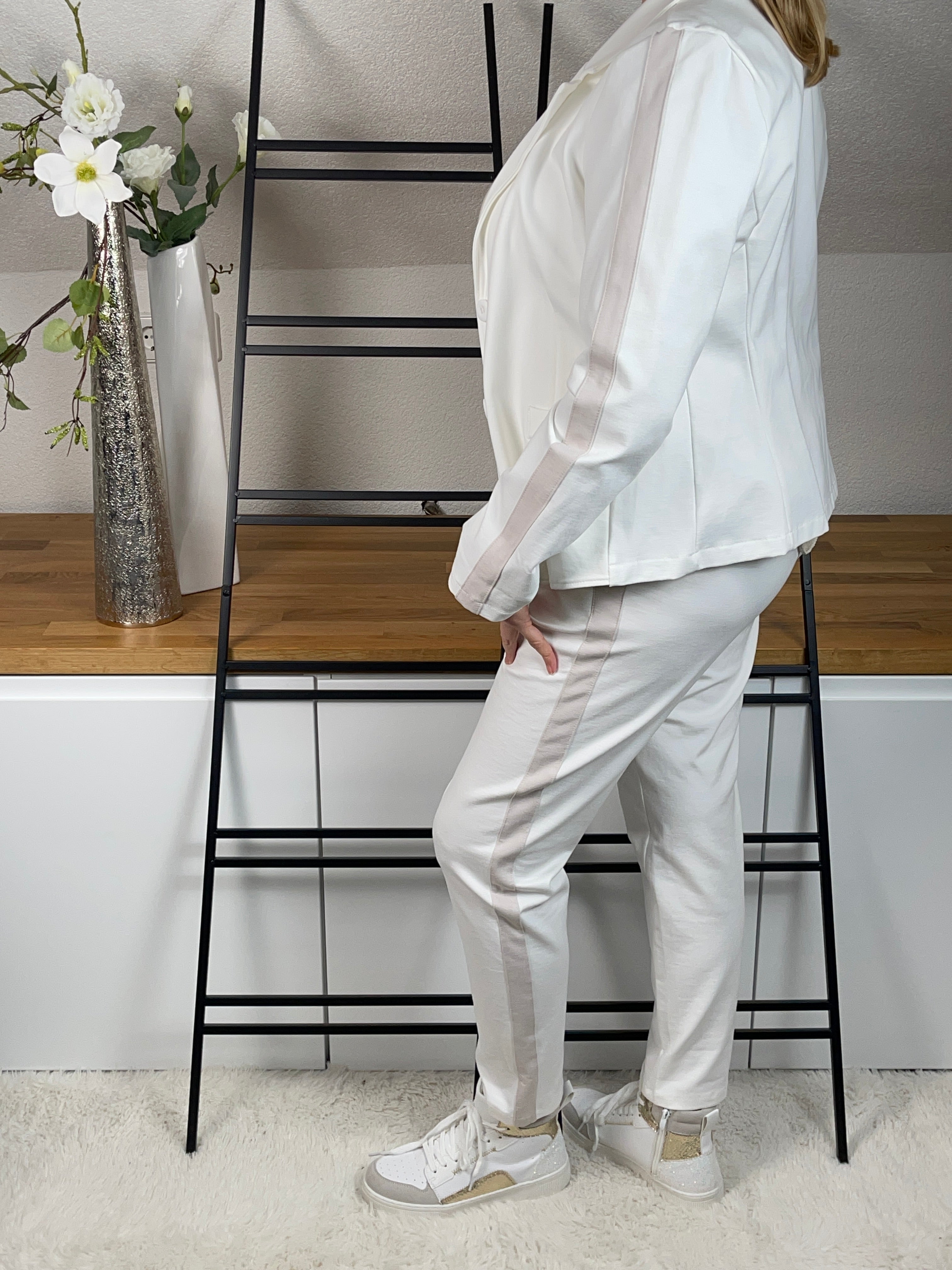 !!!!KEINE RETOURE MÖGLICH!!!! 
Jogpant Grösse 36 - 44/46 in weiß - taupe