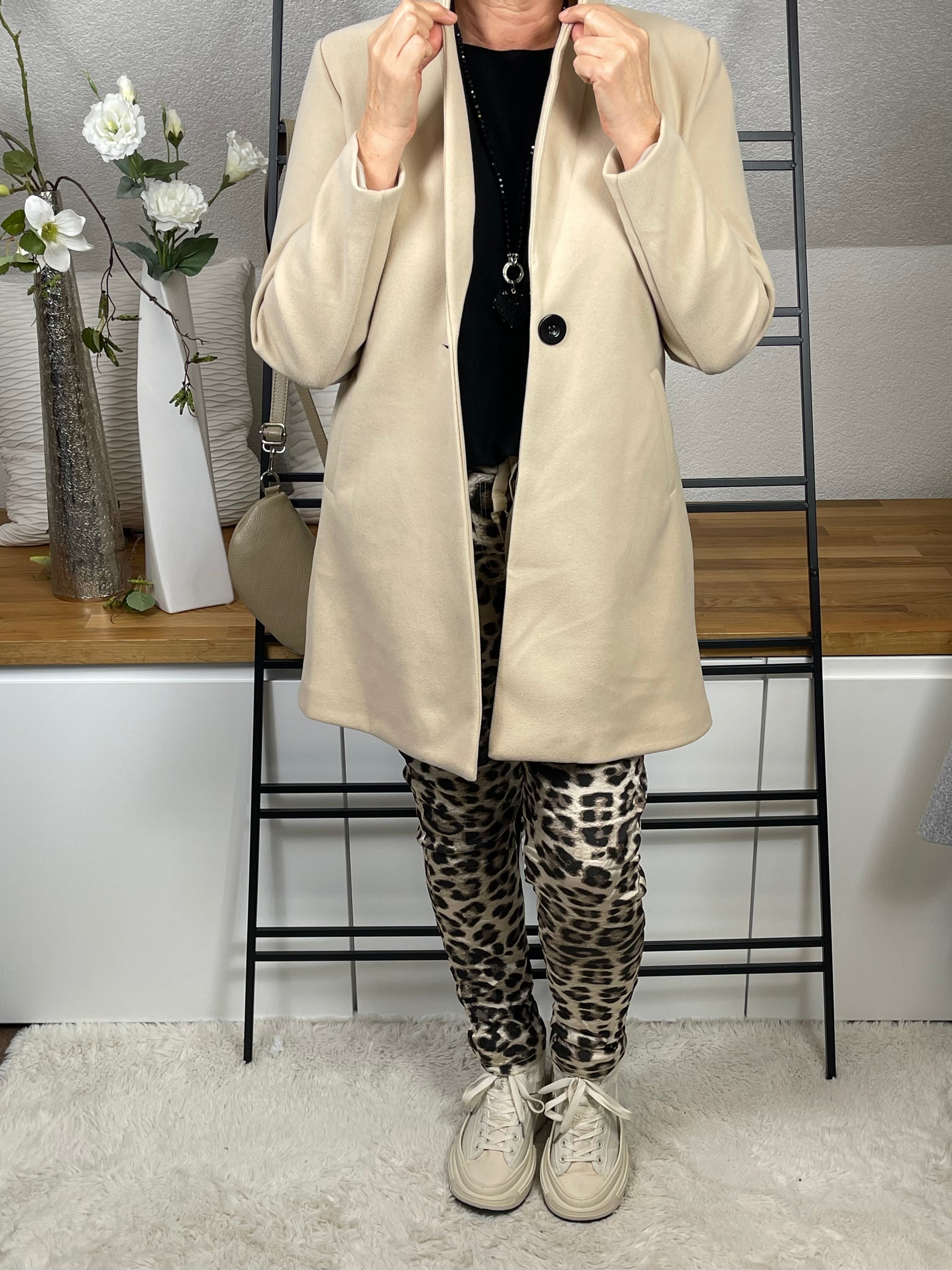 Eleganter Damen Kurz - Wollmantel Einheitsgrösse Gr. 36 - 42 in 2 Farben