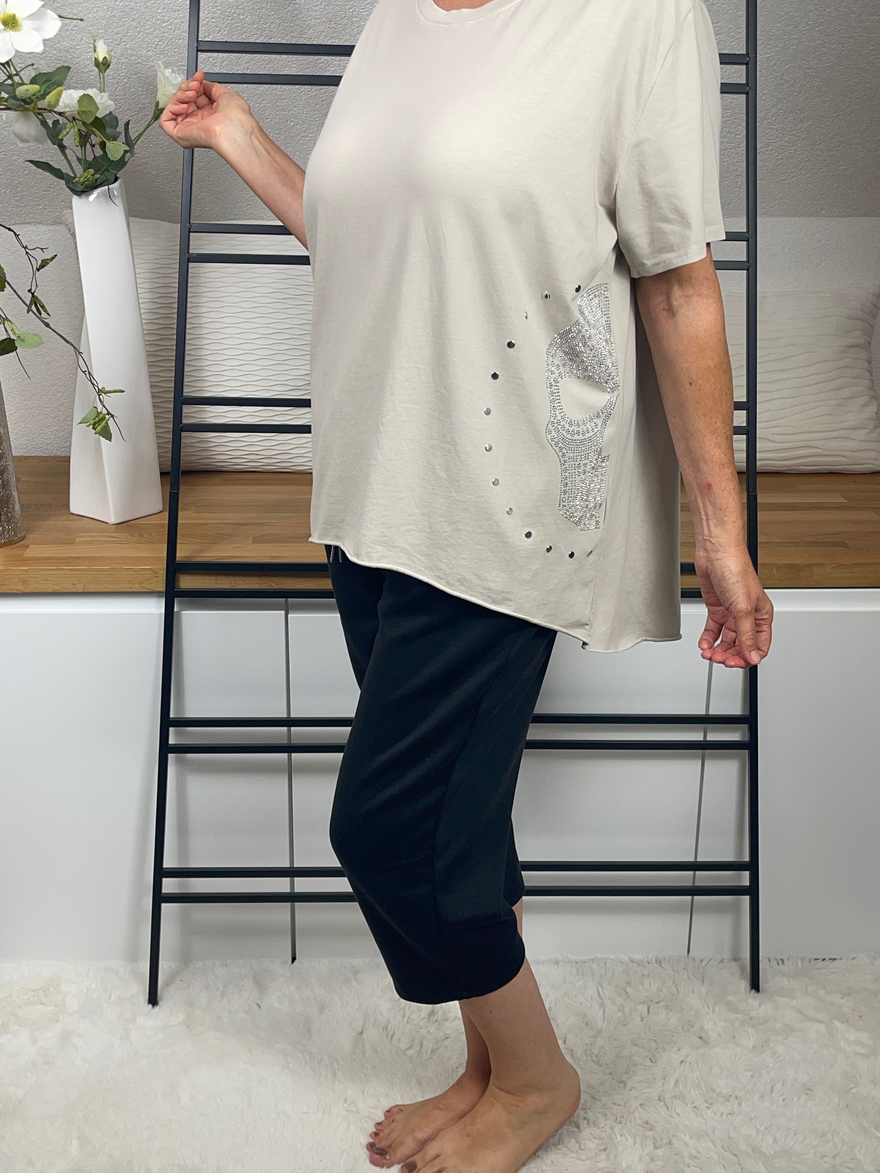 !!!!KEINE RETOURE MÖGLICH !!!!Damen T - Shirt „Skull“ Gr. 40 - 44 in 2 Farben