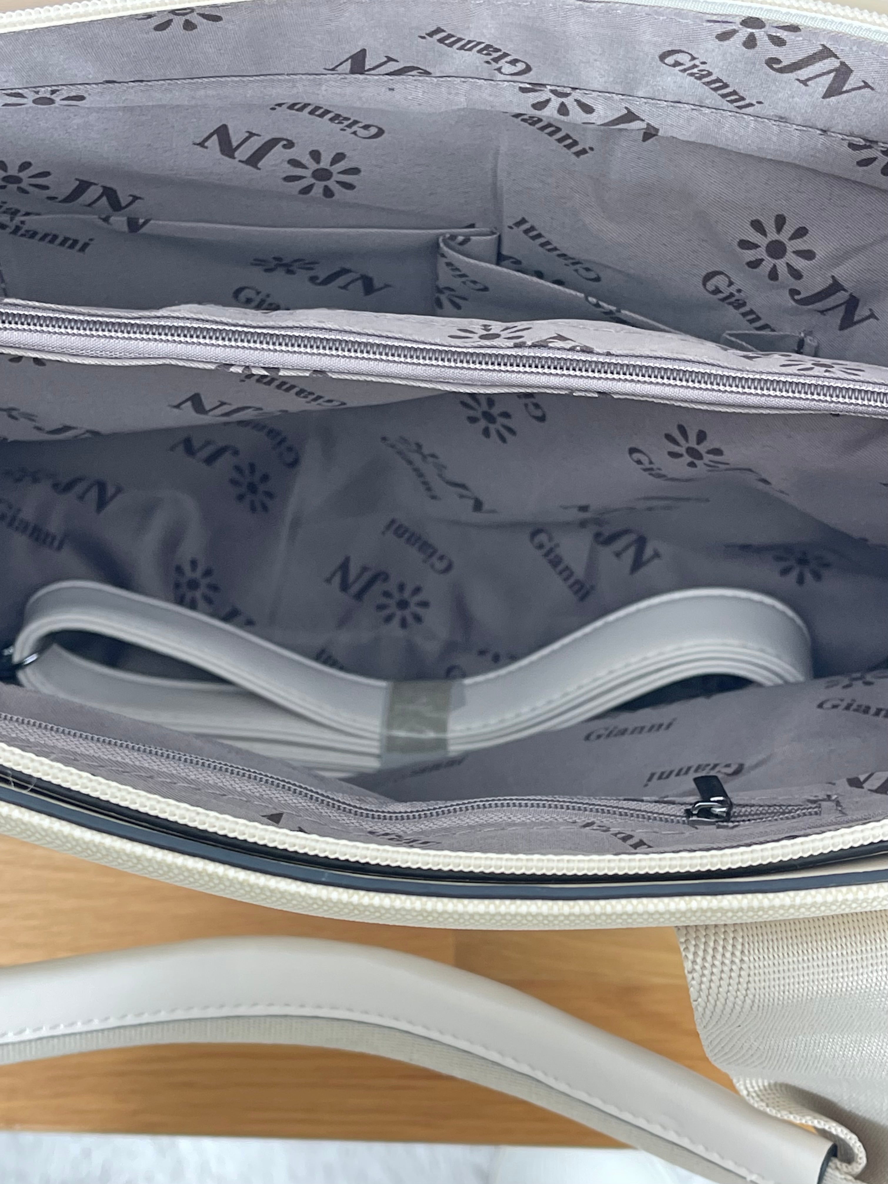 Elegante geräumige Schulter - Tasche „Lieblingsmensch“ in hellbeige
