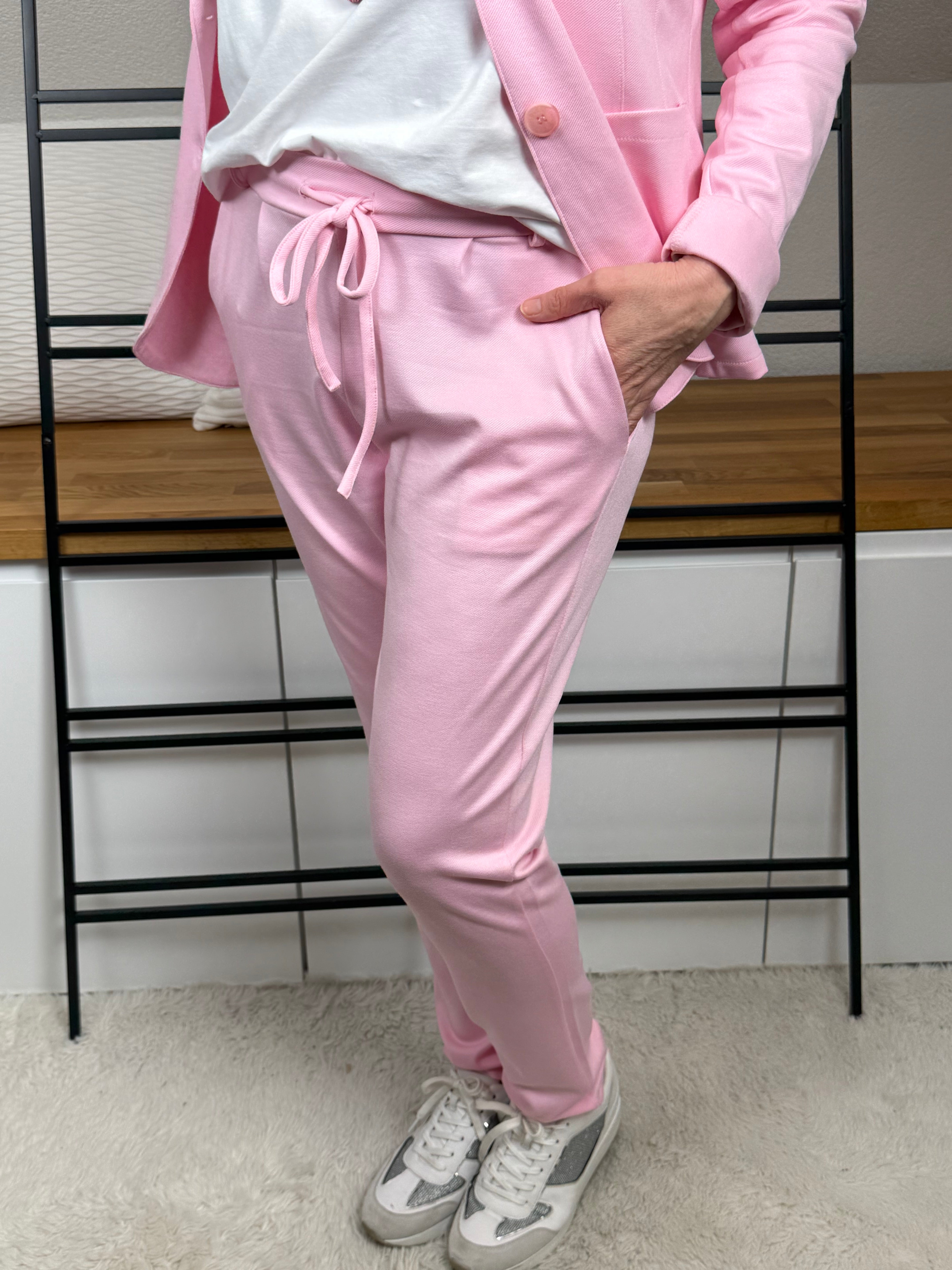 Leichte Jogpant von „Esvivid“ Gr. 42 -44 in 2 Farben