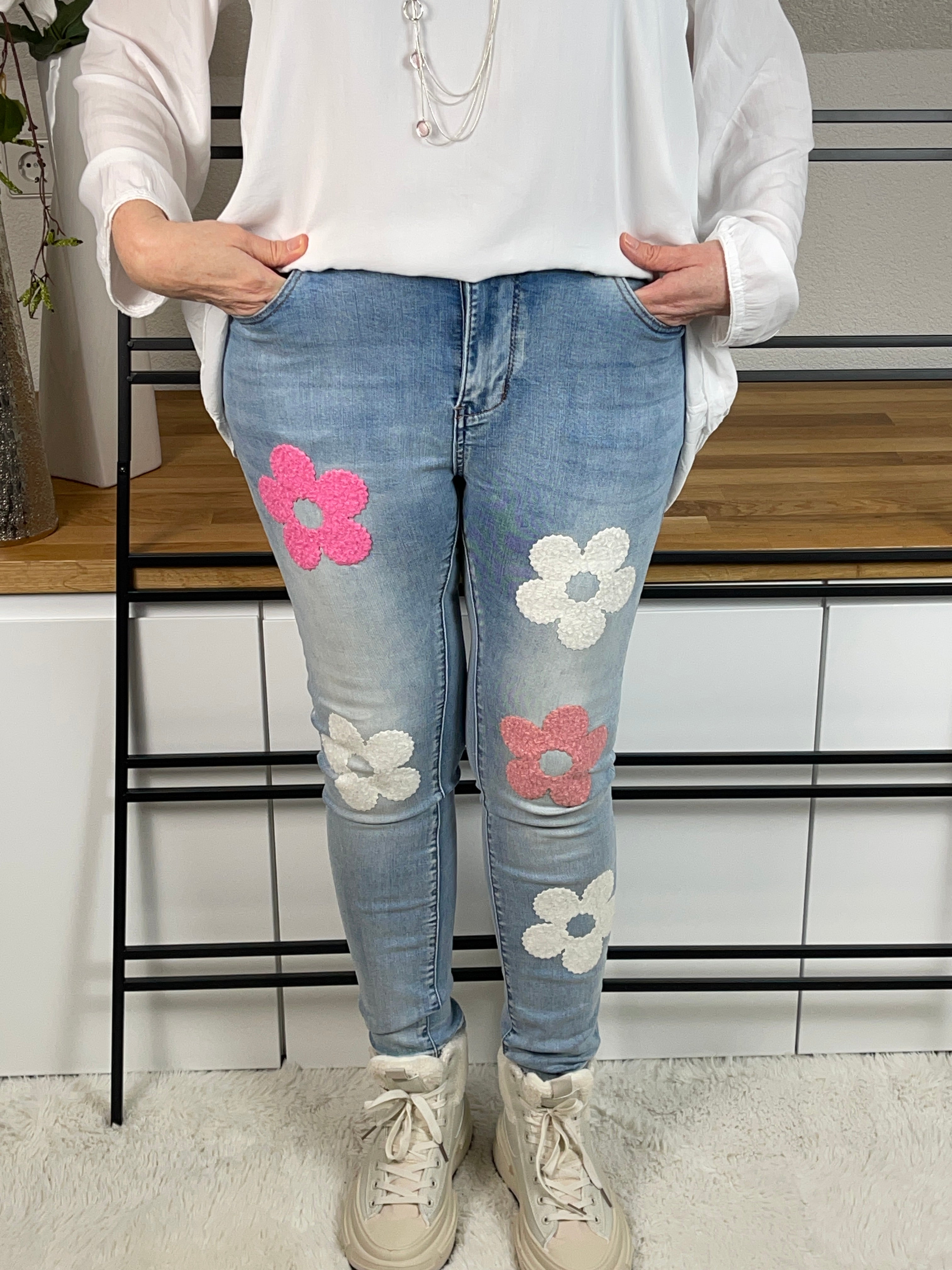 !!!!KEINE RETOURE MÖGLICH!!!! Fällt groß aus“ Jeans „Blütezeit“ Gr. 38 - 48