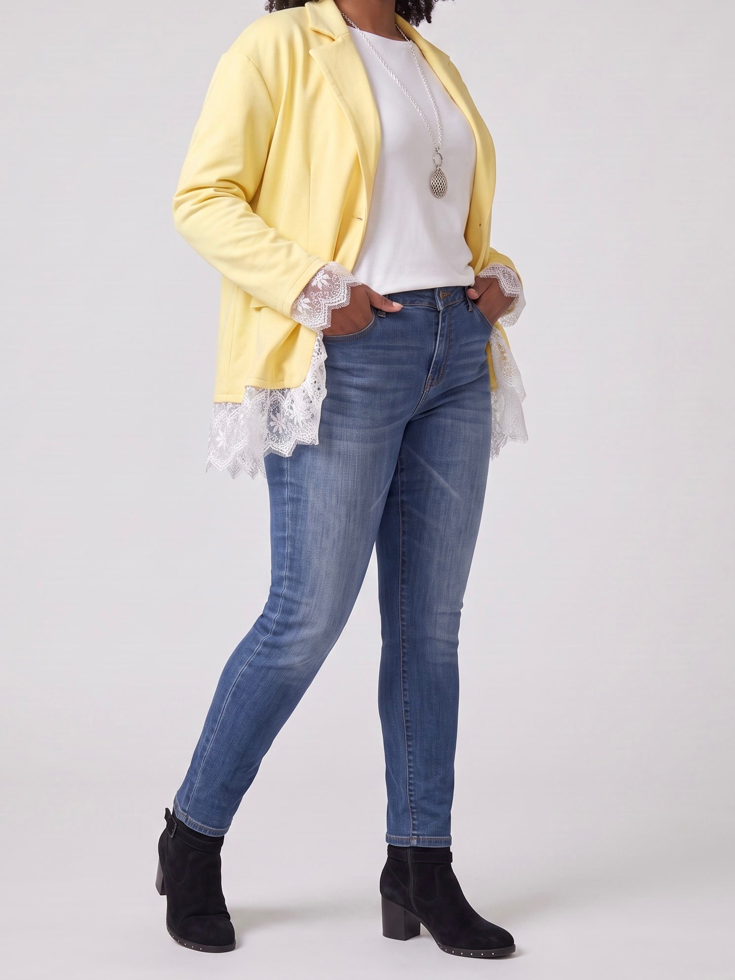 Eleganter Blazer „Fluffi“ mit edler Blümchen - Spitze in gelb
