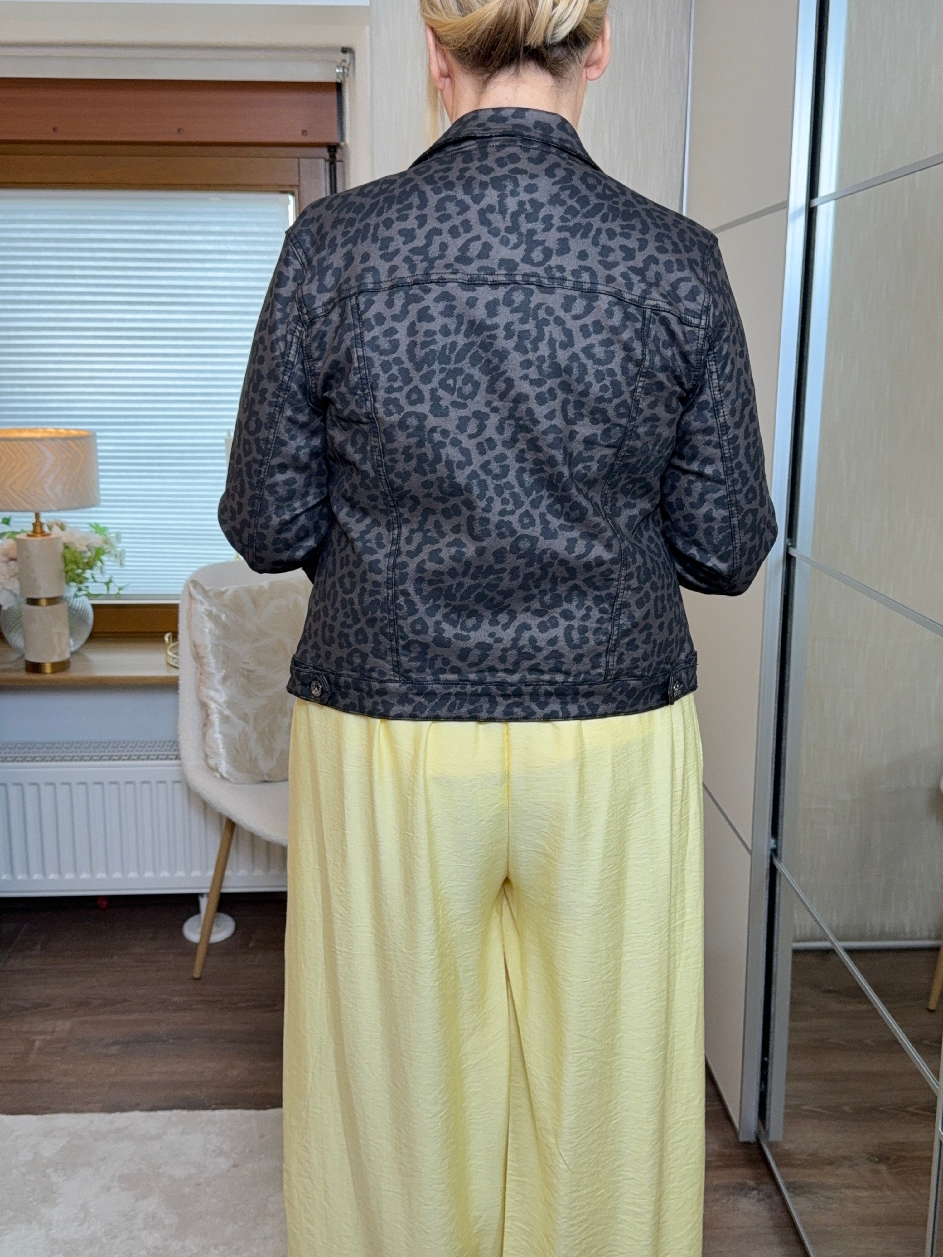 Hochwertige Kunstleder - Jacke „Animal Print“ in taupe - anthrazit - schwarz