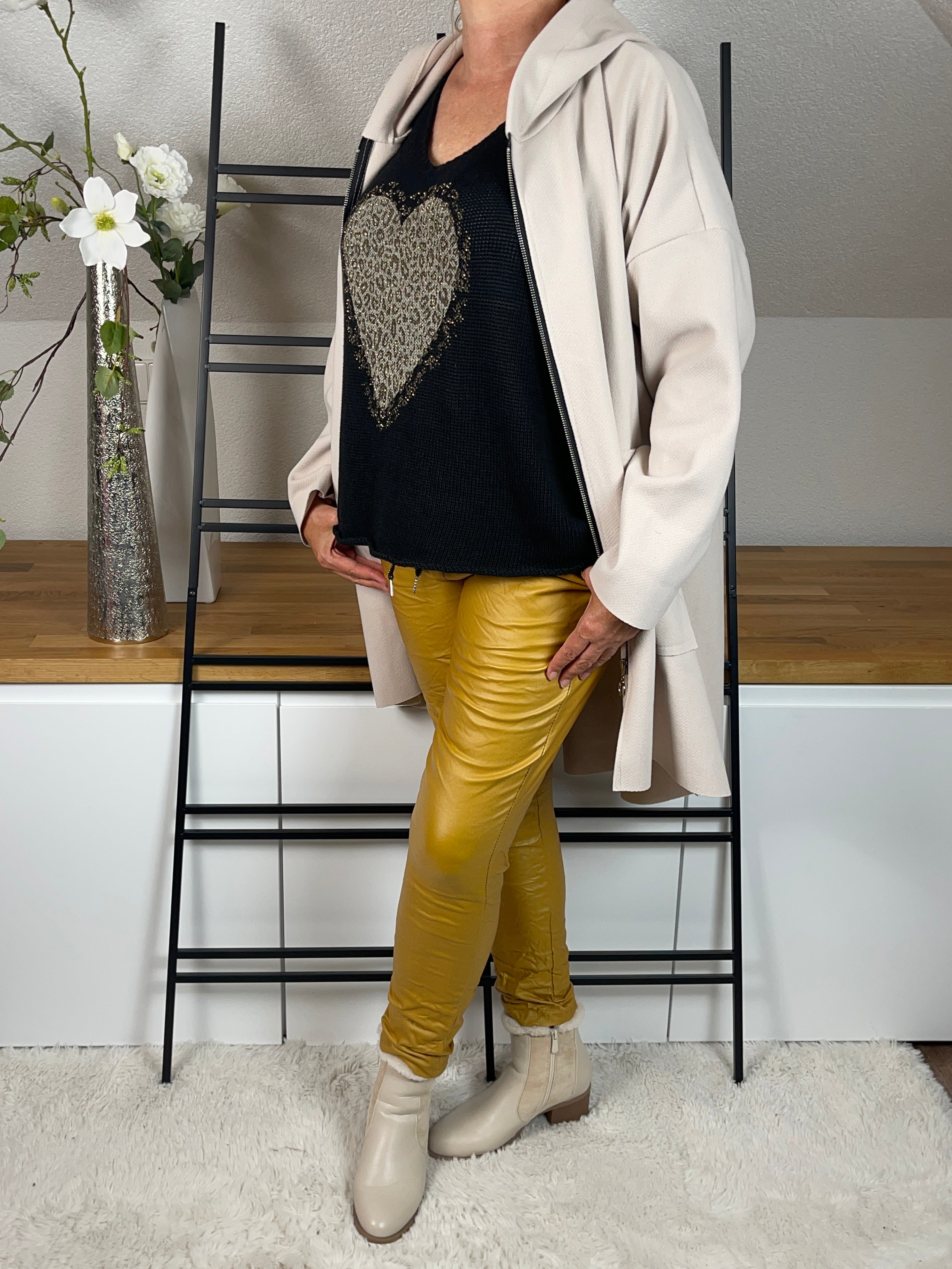 !!!!KEINE RETOURE MÖGLICH!!!! 
Jogpant „Kunstleder“ Gr. 38 - 42 in 2 Farben