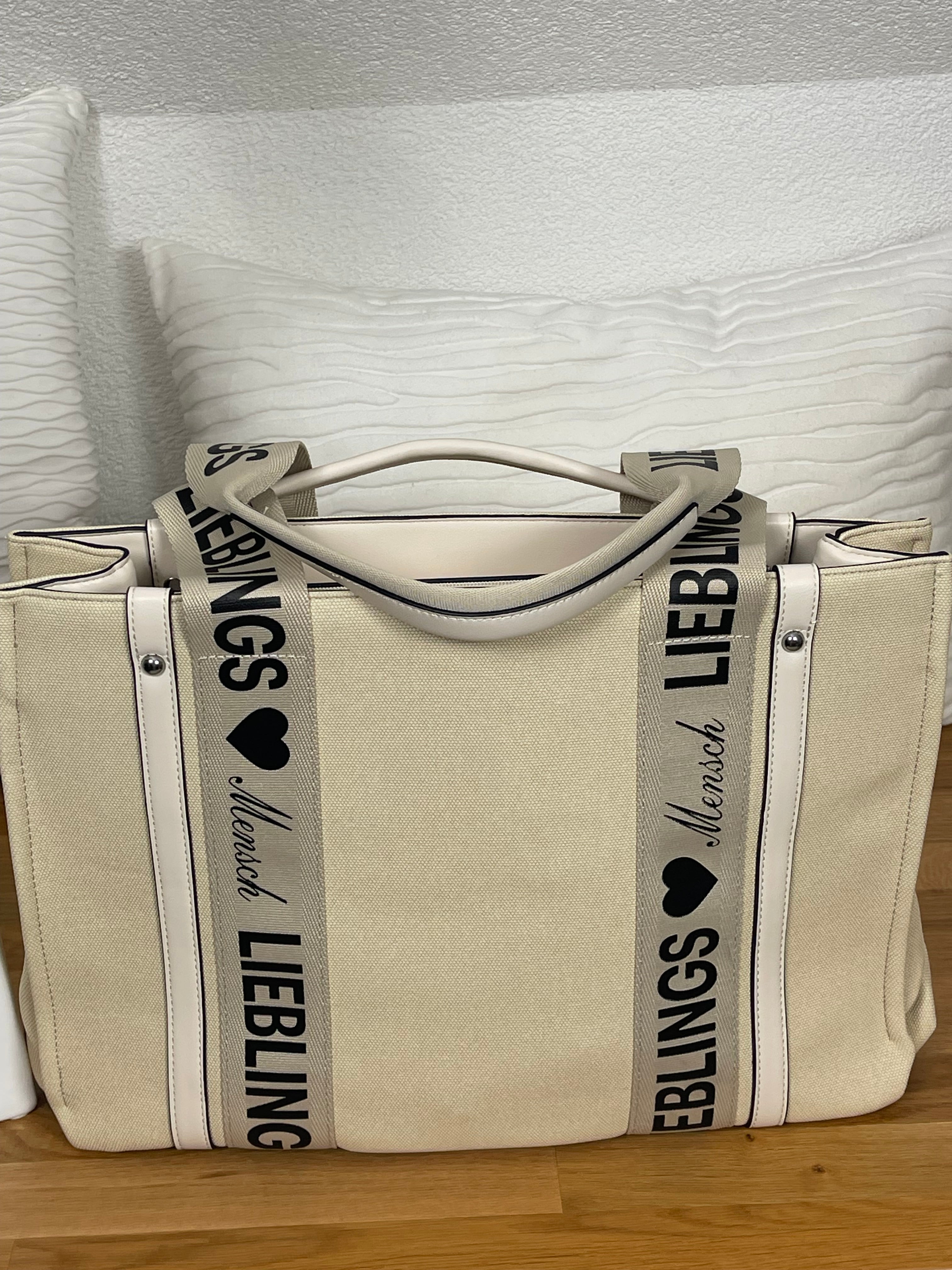 Elegante geräumige Schulter - Tasche „Lieblingsmensch“ in hellbeige