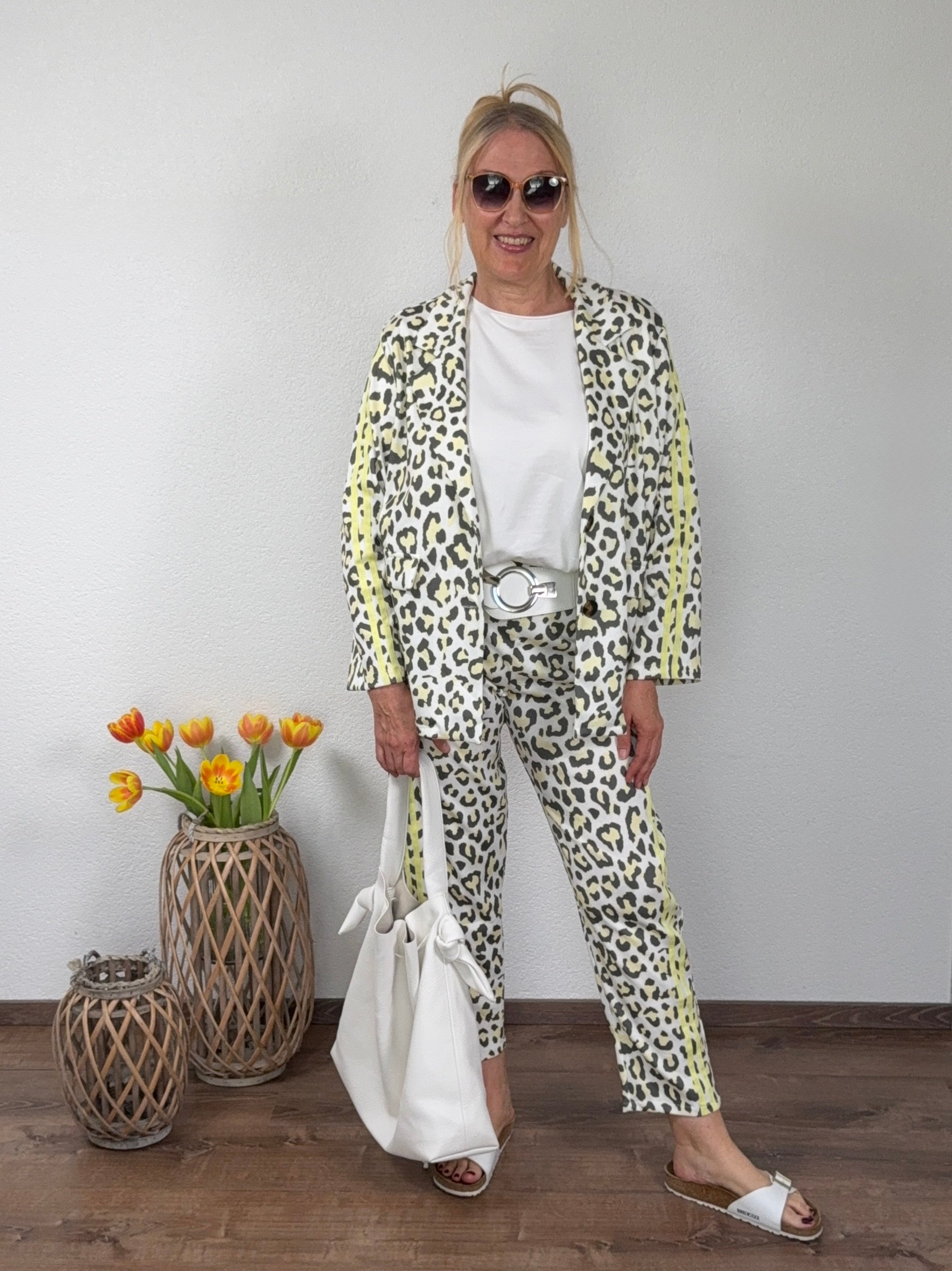 Elastische Hose „Fluffi“ mit Animal - Print und Galonstreifen in 4 Farben