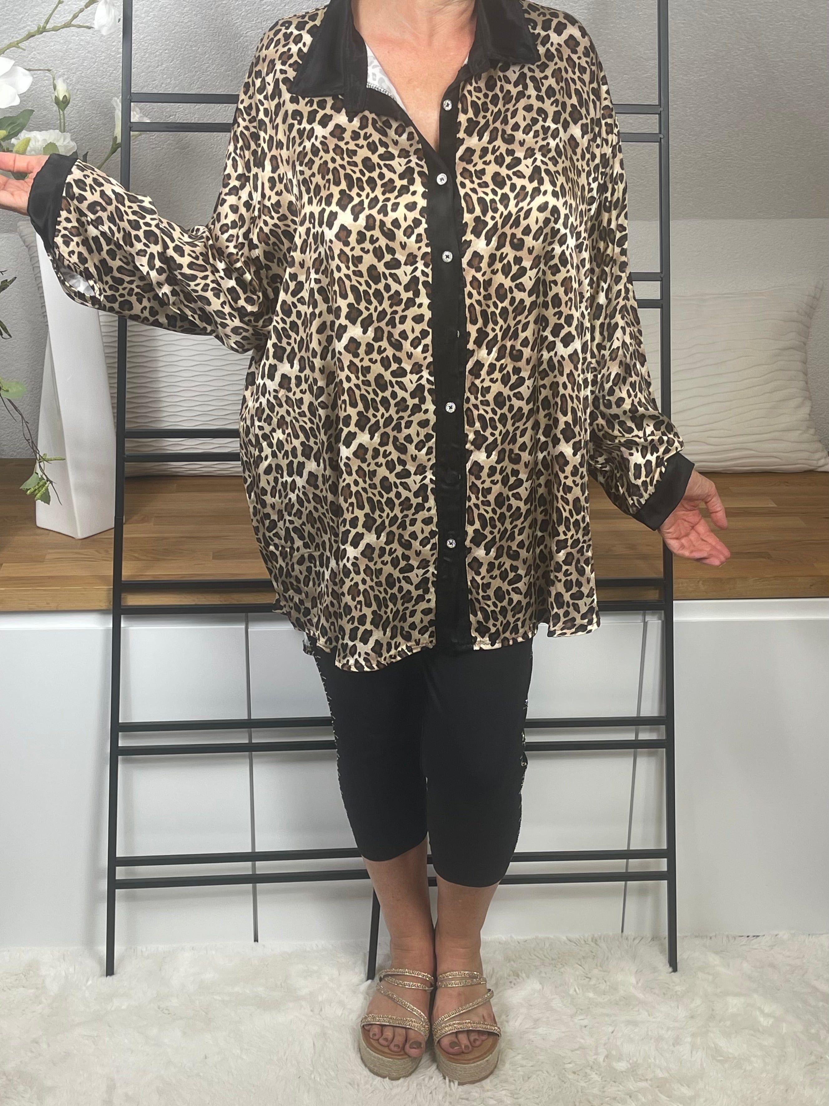 Hochwertige Damen Tunika mit „Animal Print“ Einheitsgrösse Gr. 44 - 50 in weiß - braun - schwarz