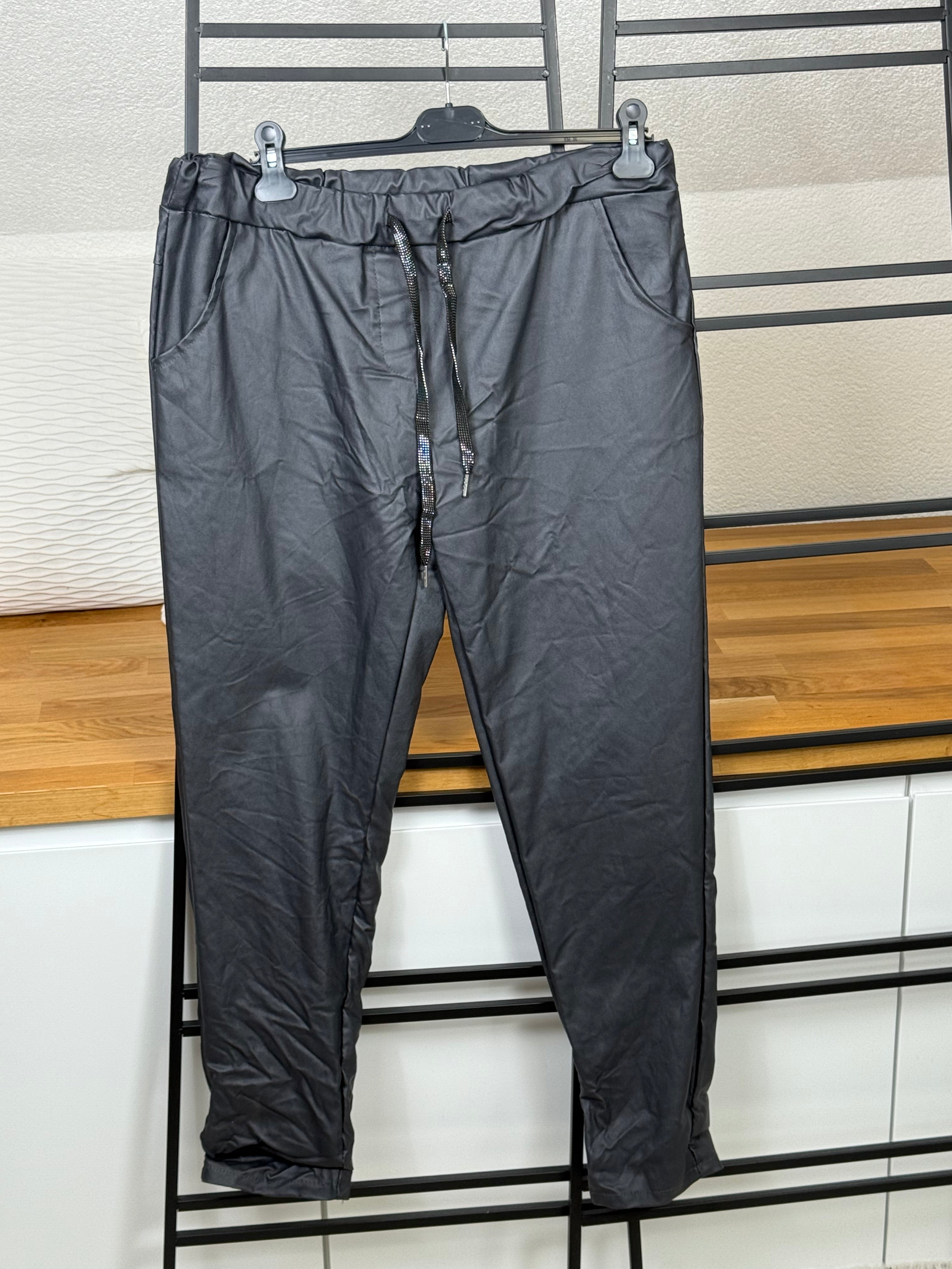 Damen Jogpant „Kunstleder“ Gr. 44 - 50 in 3 Farben