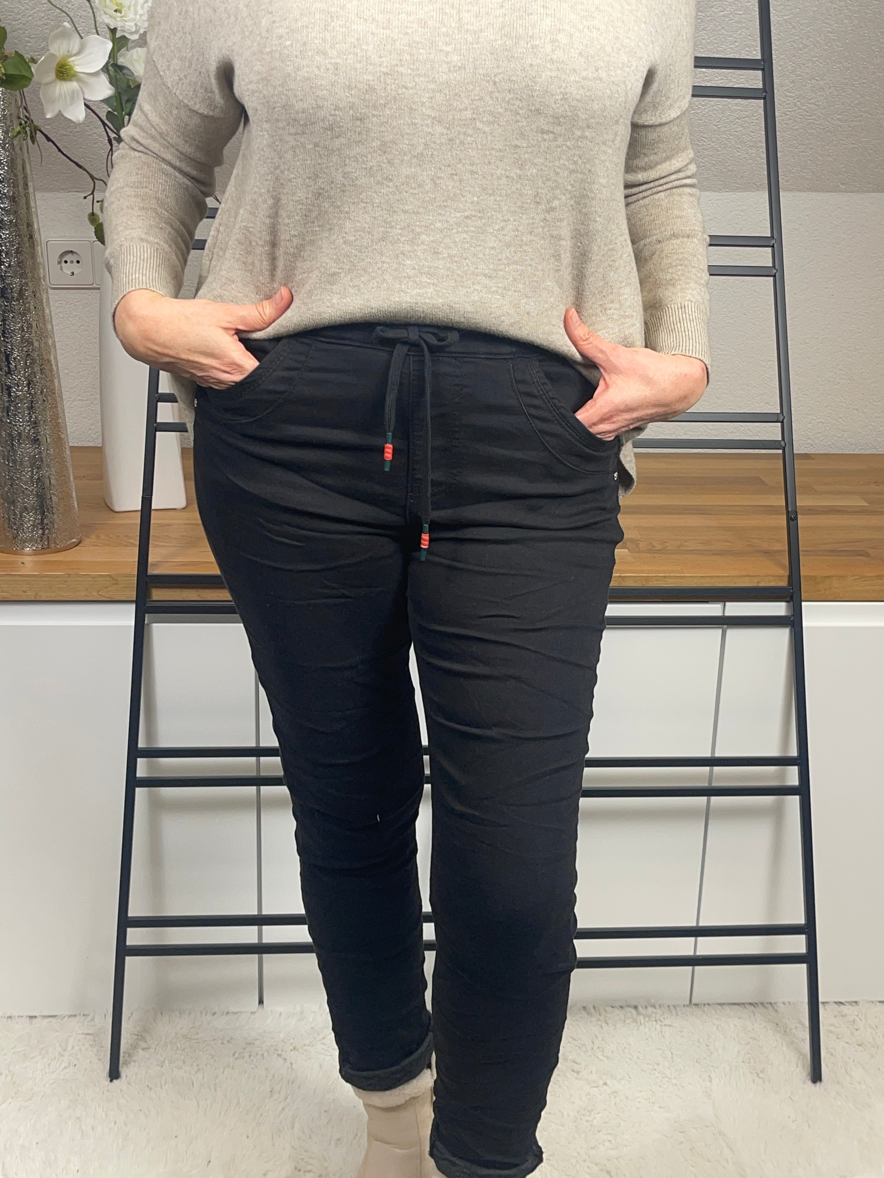 Damen - Jeans - Jogpant Gr. 42 - 48 in schwarz
