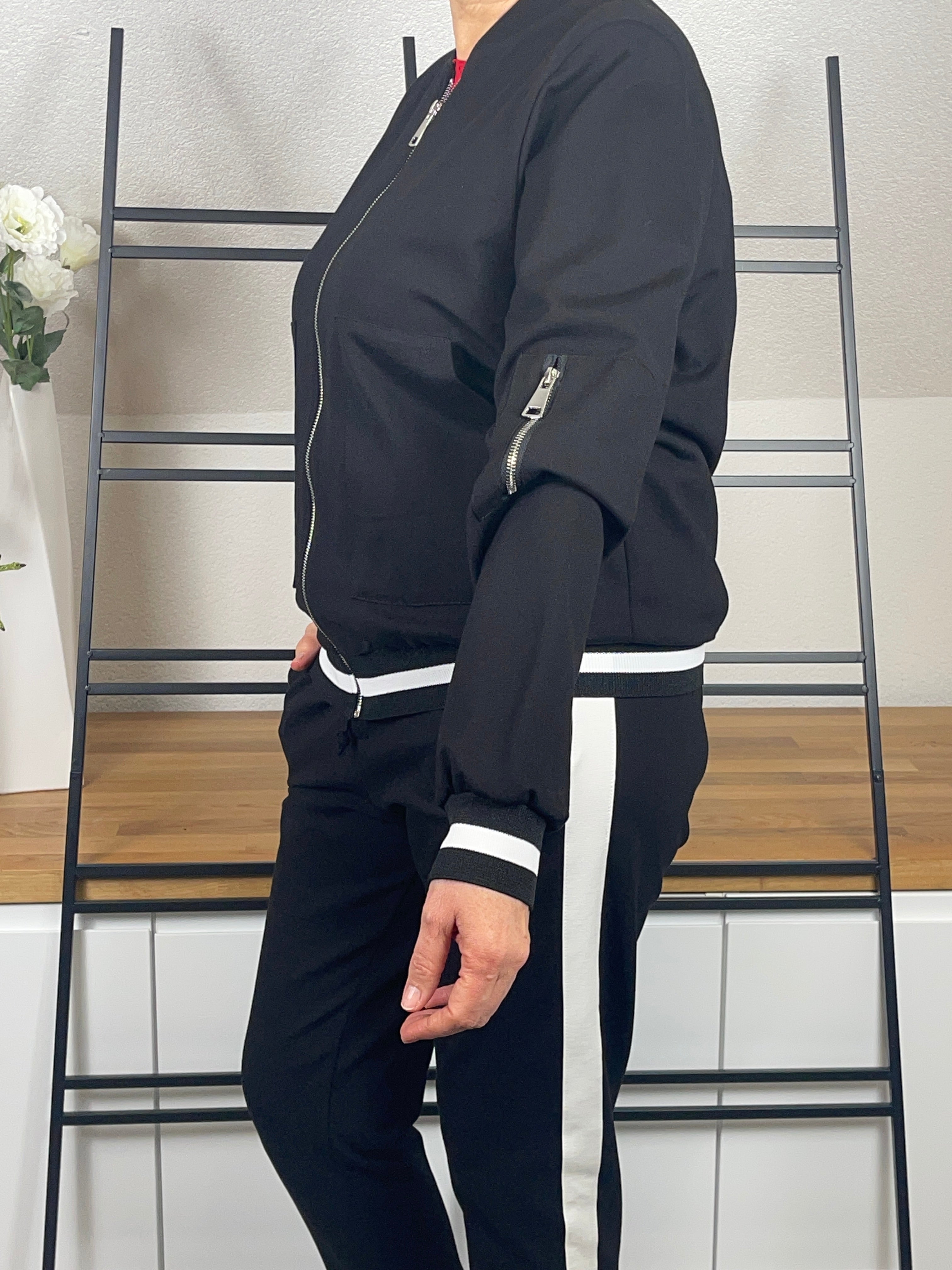 Damen - Blouson mit weißen Streifen- passend zum Hosenanzug „Tessa“ in schwarz