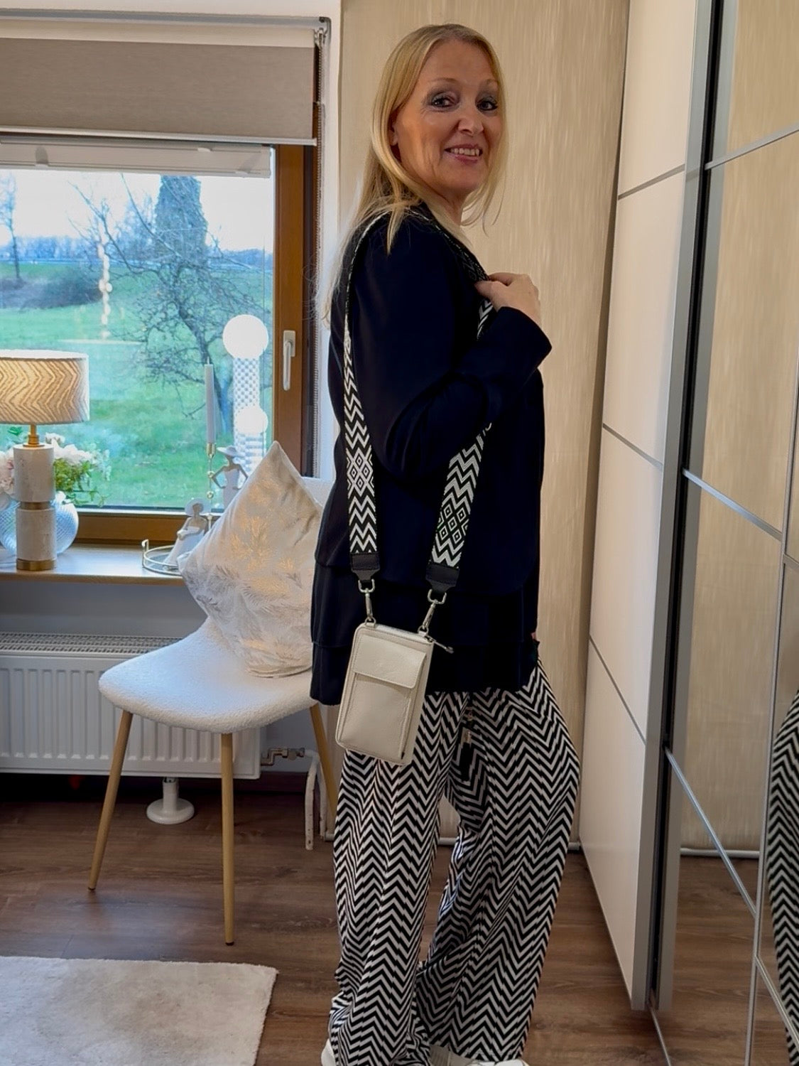 Hochwertige kleine Schulter - Tasche aus „Echtleder“ in 3 Farben
