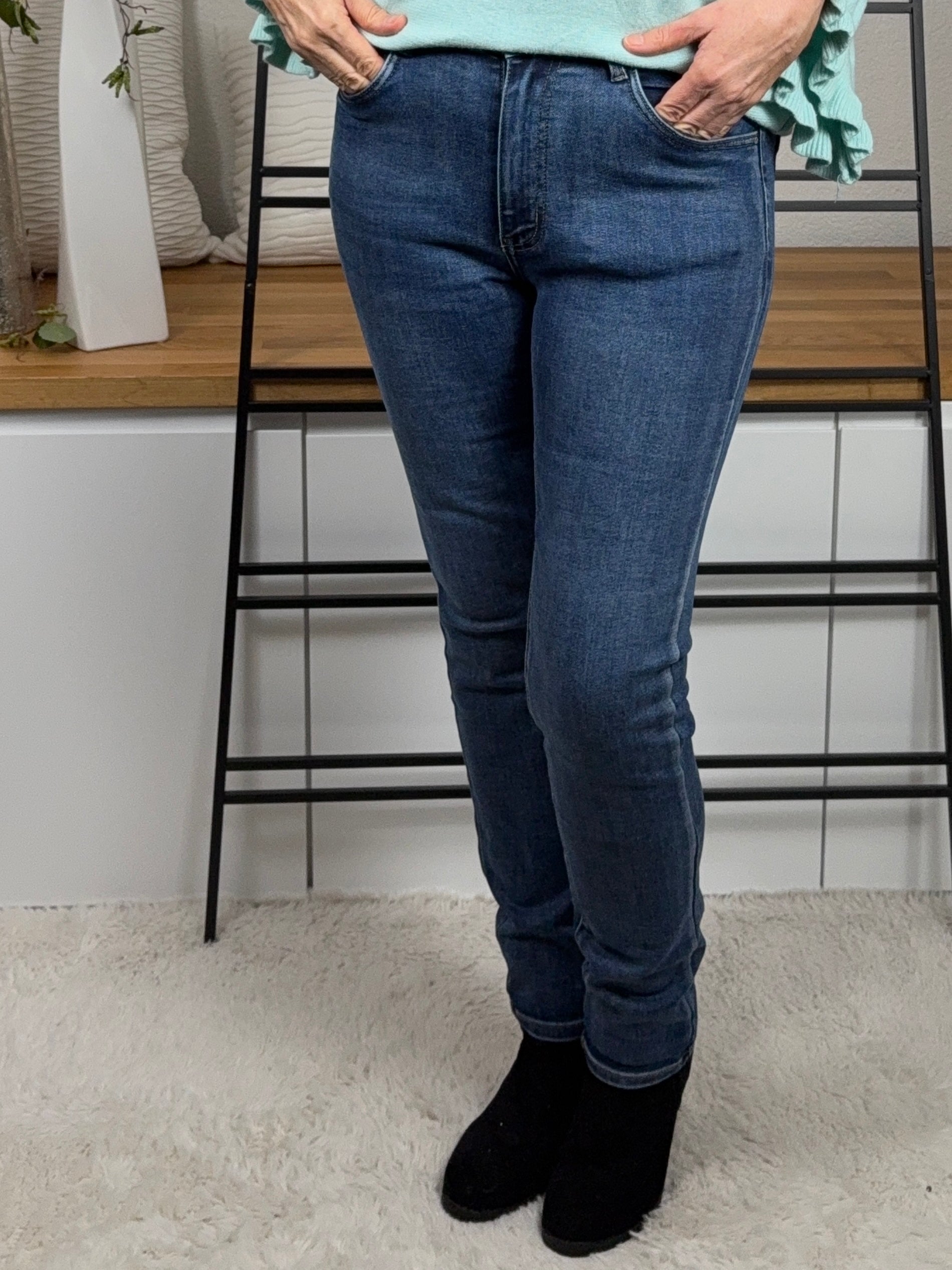 Damen Jeans mit elegantem „Perlengürtel“ Gr. 38 - 48 in blau