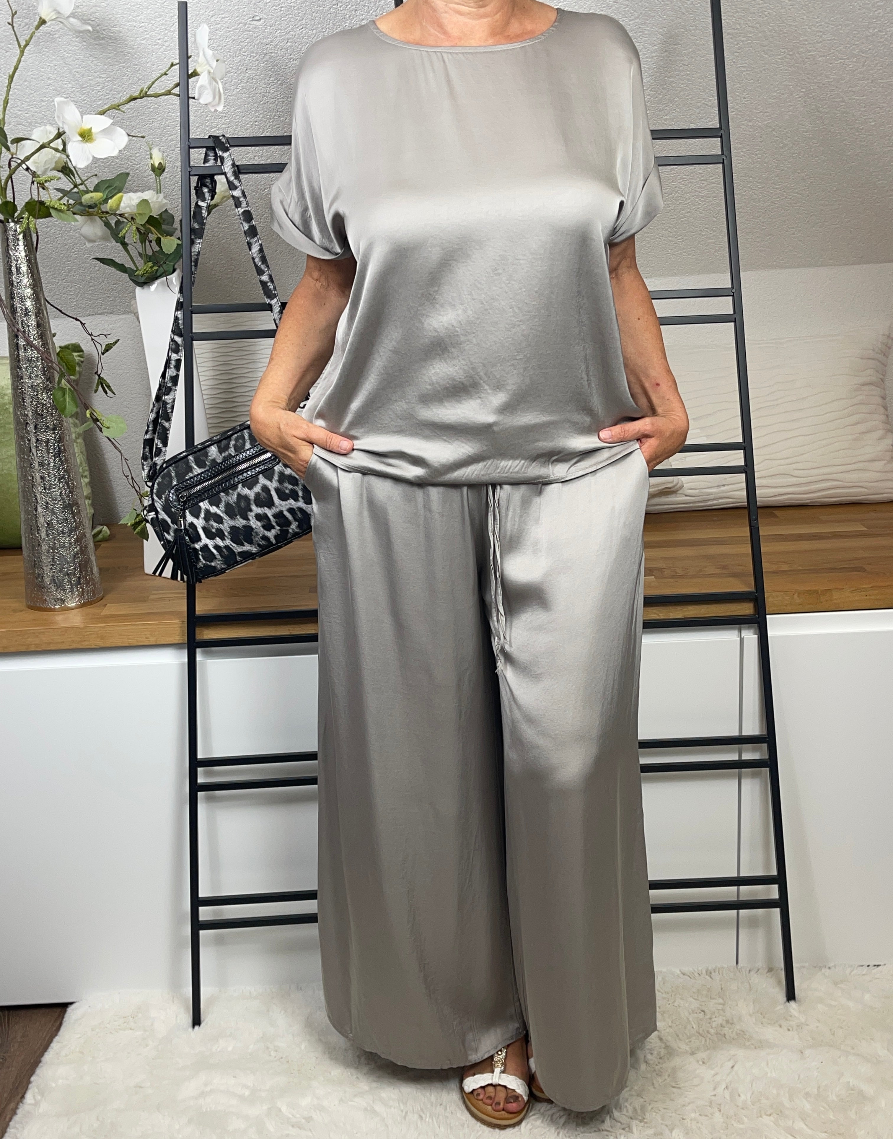 Damen Blusen - Shirt mit Glanz Einheitsgrösse Gr. 38 - 42/44 in 3 Farben