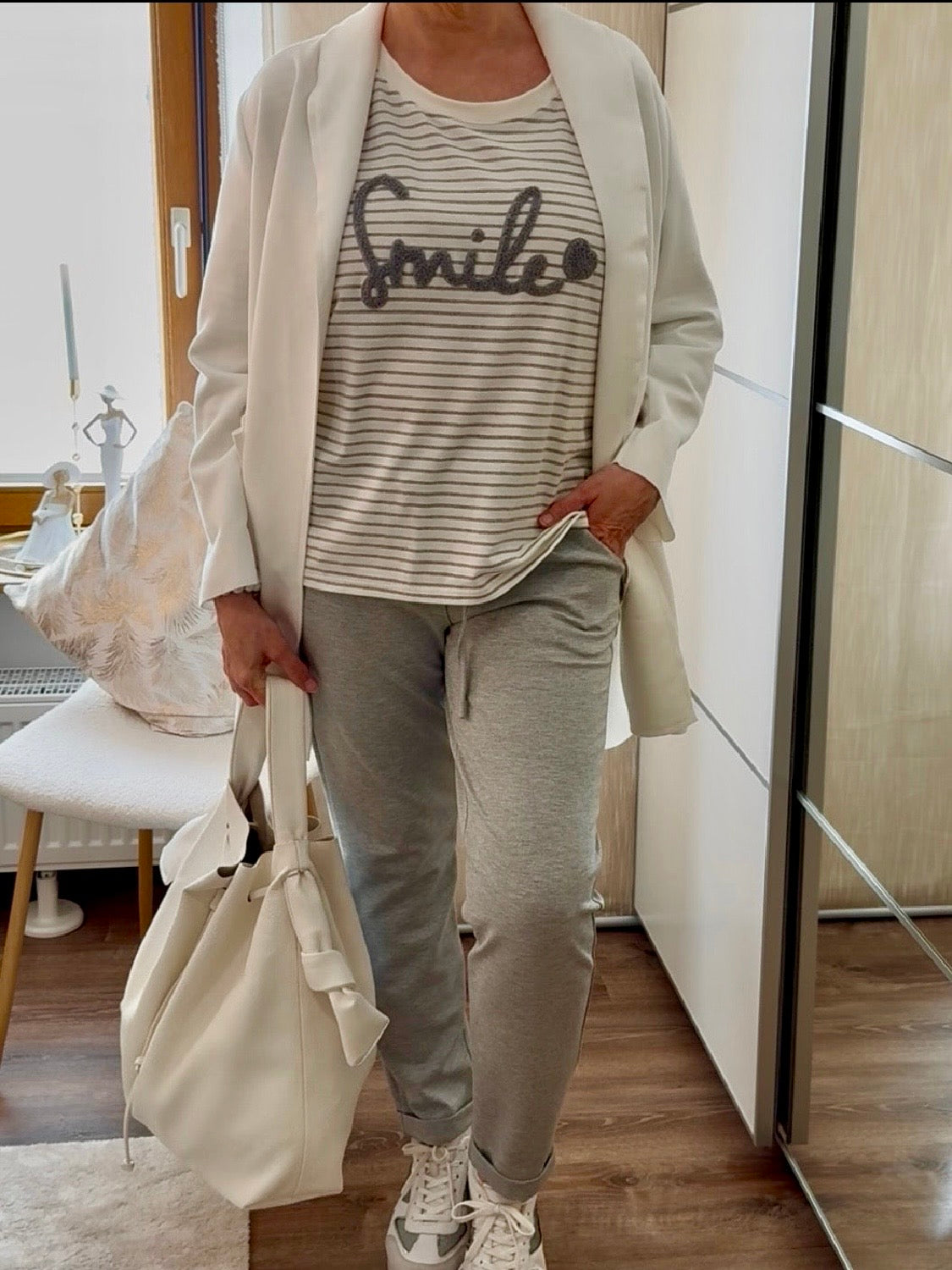 Feinstrick Pullover „Smile“ von „Esvivid“ Einheitsgrösse Gr. 38 - 42 in weiß - hellgrau