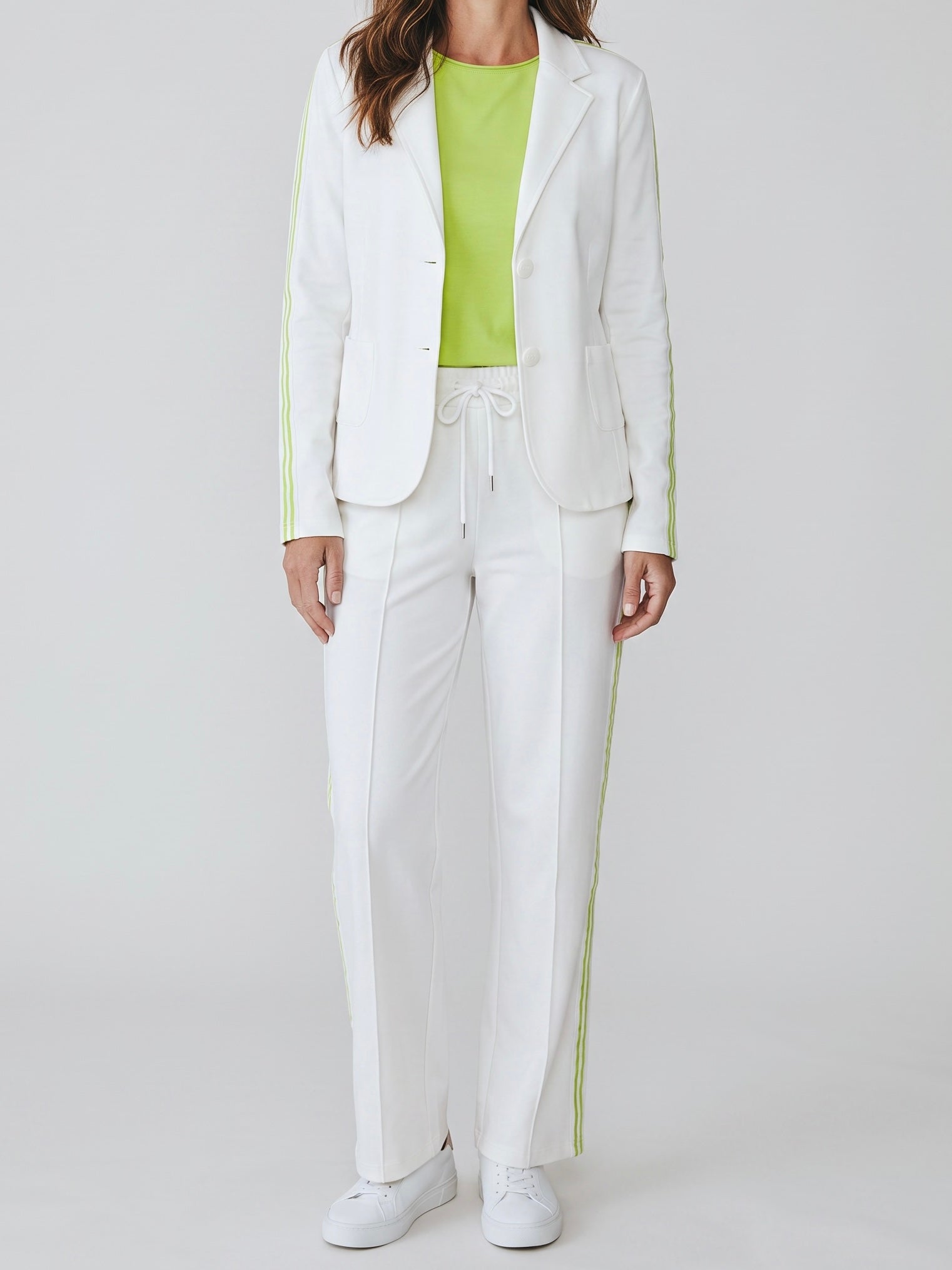 Blazer mit seitlichen grünen Galonstreifen von „Esvivid“ Gr. 34 - 44 in weiß