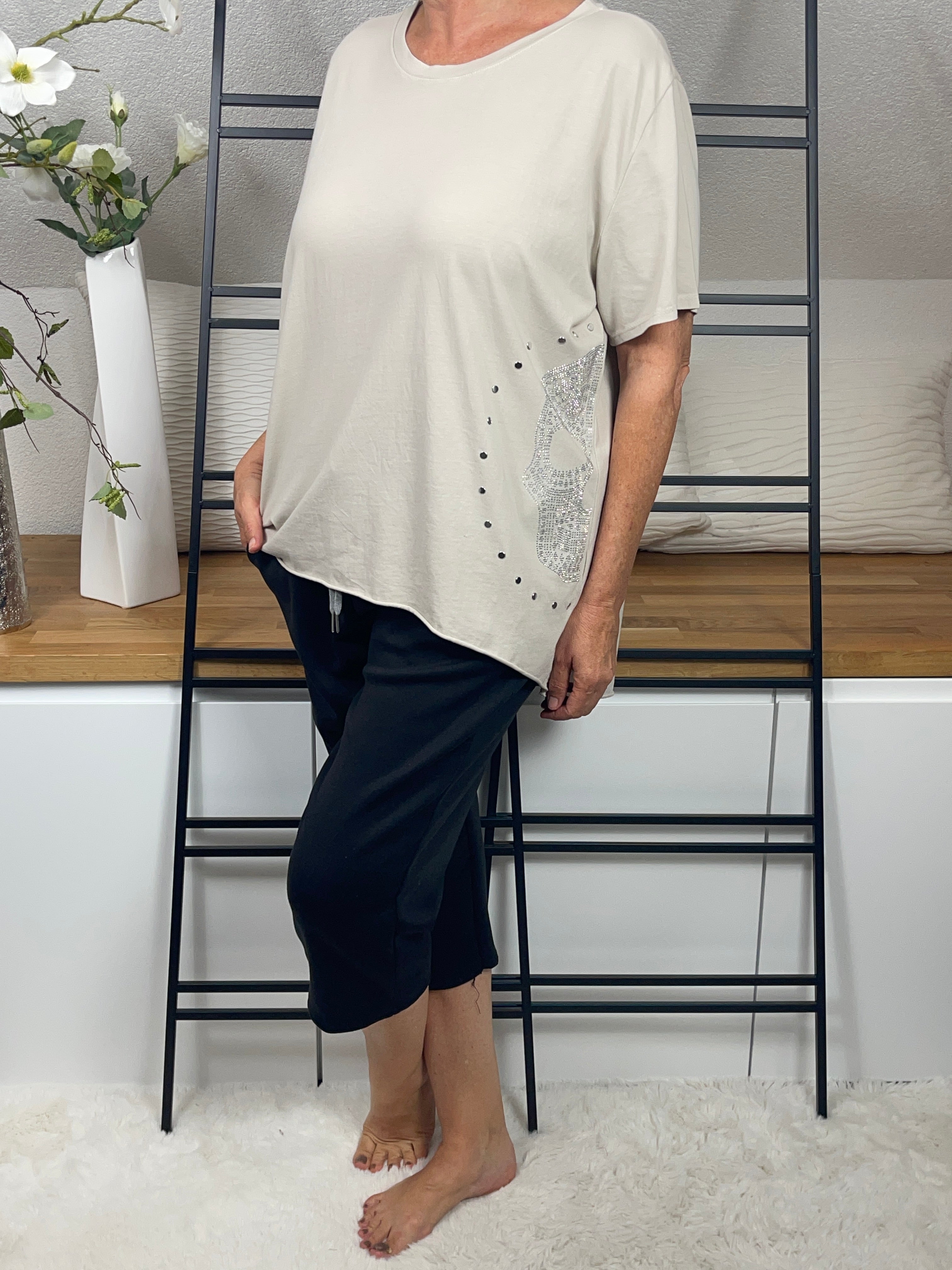 !!!!KEINE RETOURE MÖGLICH !!!!Damen T - Shirt „Skull“ Gr. 40 - 44 in 2 Farben