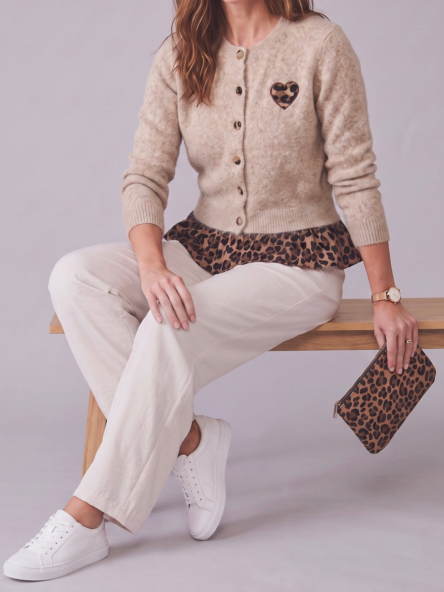 Esvivid Feinstrick - Jacke mit tollen „Animal Print“ Details in beige - melliert