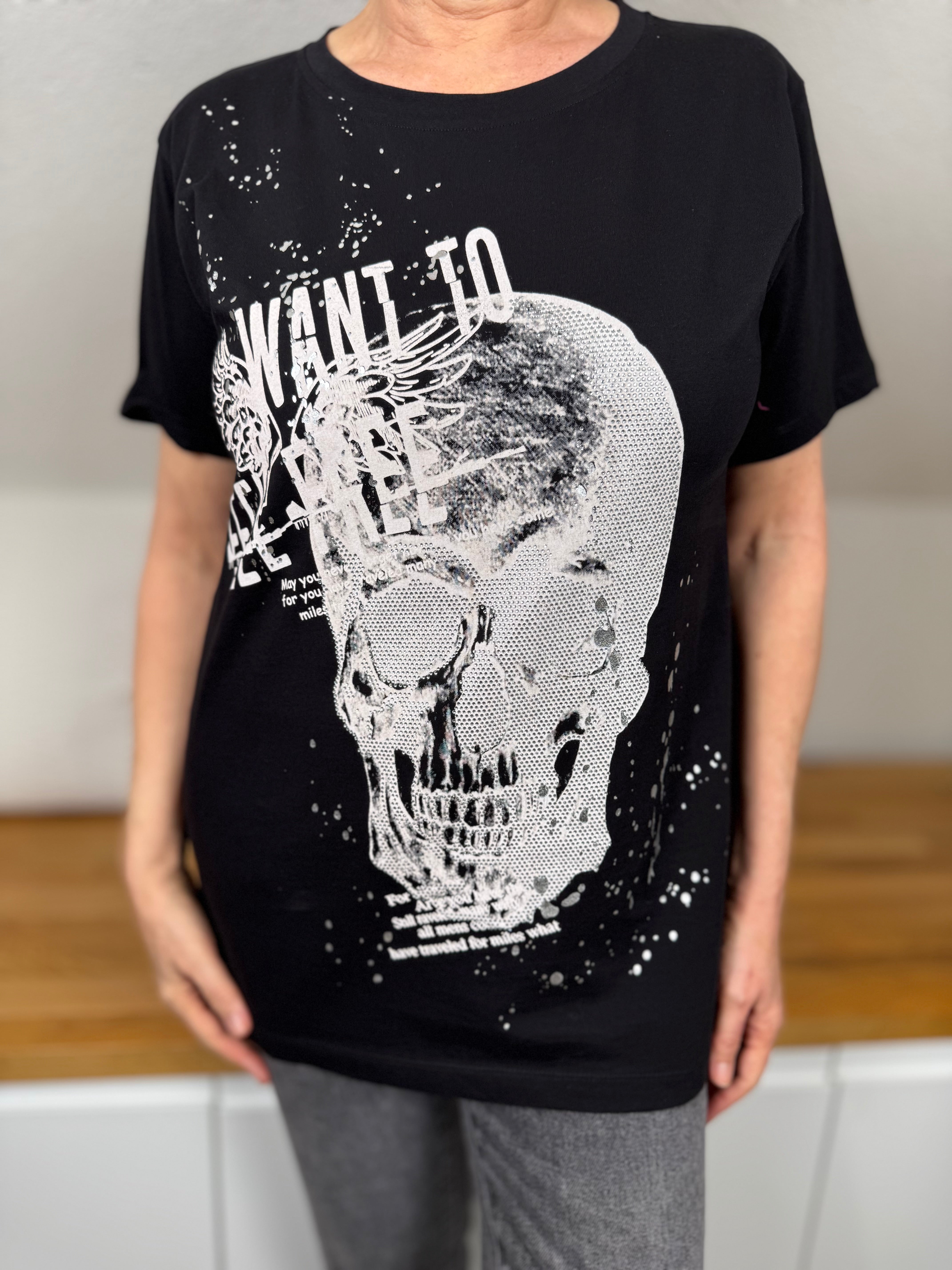 T-Shirt „Totenkopf“ von EU-Queen Gr. 36 bis 48