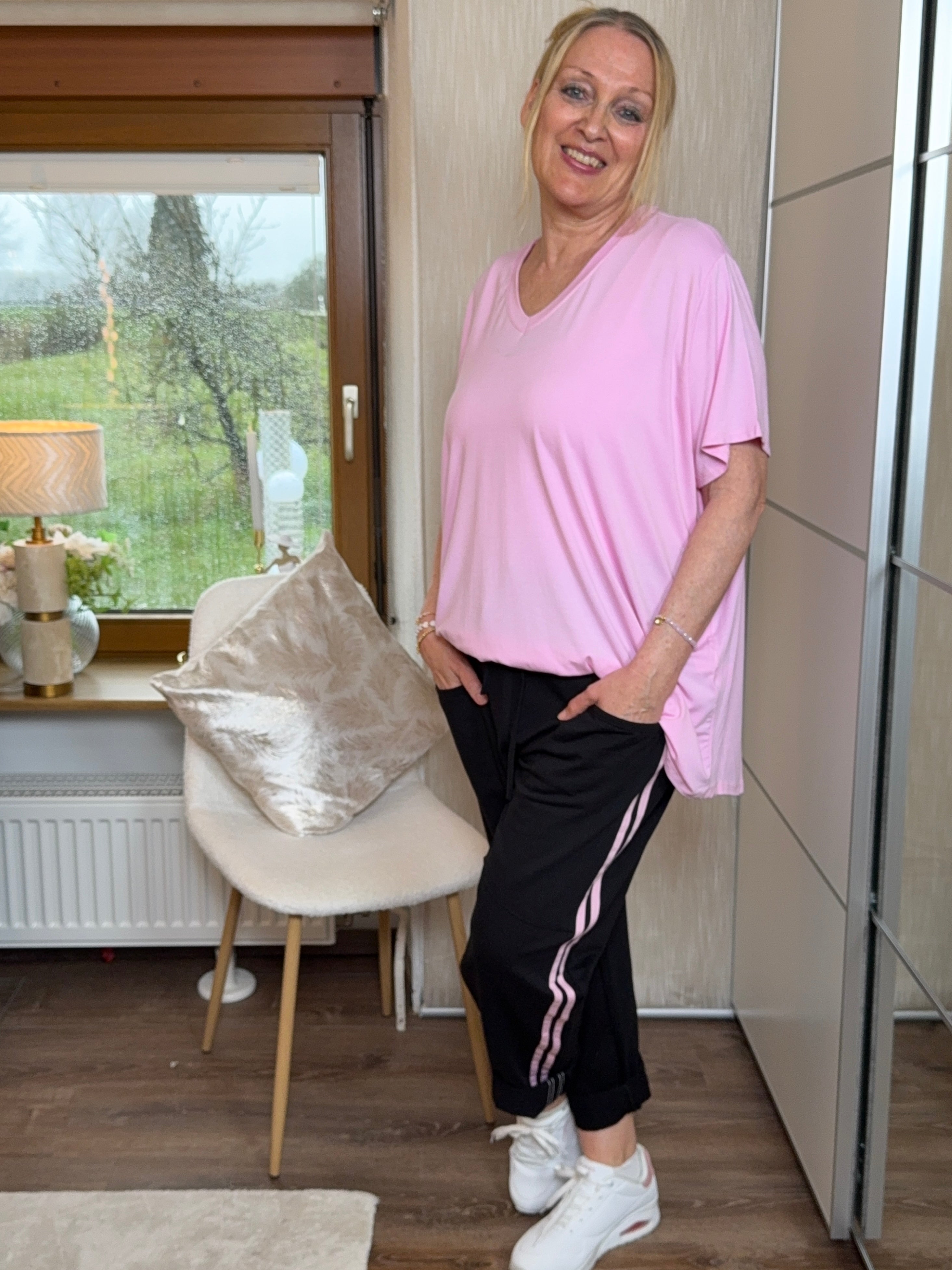 Legere Jogpant mit „Galonstreifen“ in 5 Farben