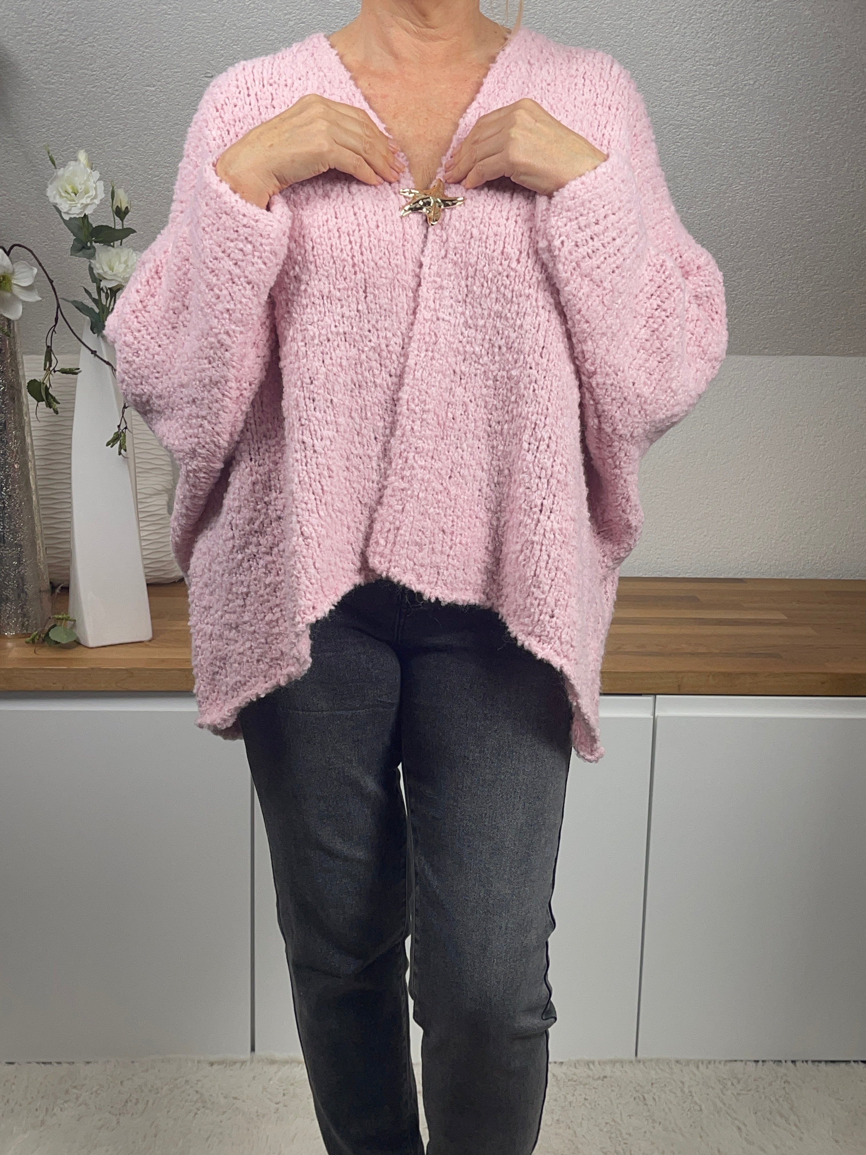 !!!KEINE RETOURE MÖGLICH !!! Hochwertige Damen „Boucle“ Strickjacke mit Brosche und Alpaka Einheitsgrösse Gr. 38 - 46 in 4 Farben