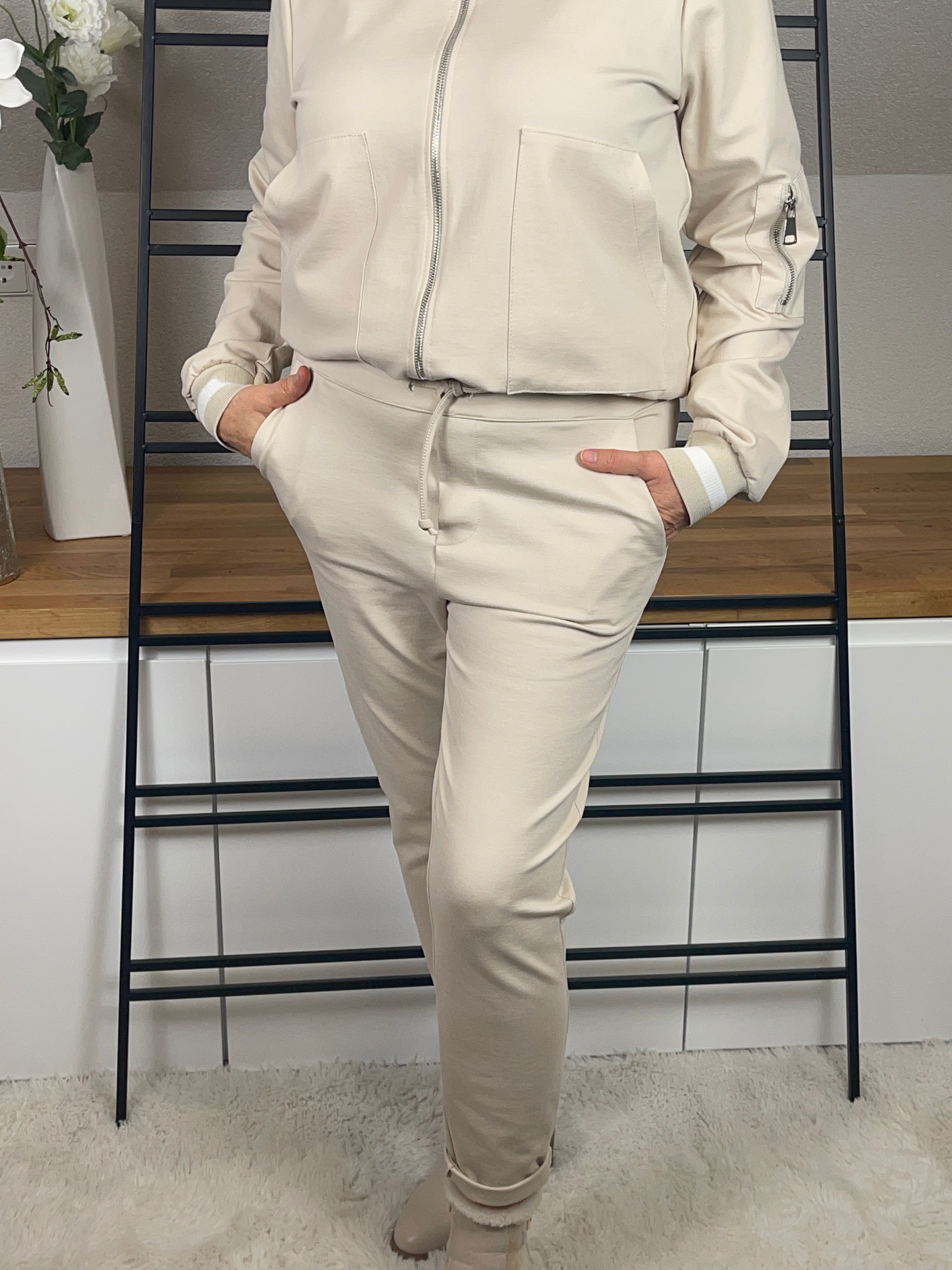 Damen - Jogpant - passend zum Hosenanzug „Tessa“ Grösse in hellbeige