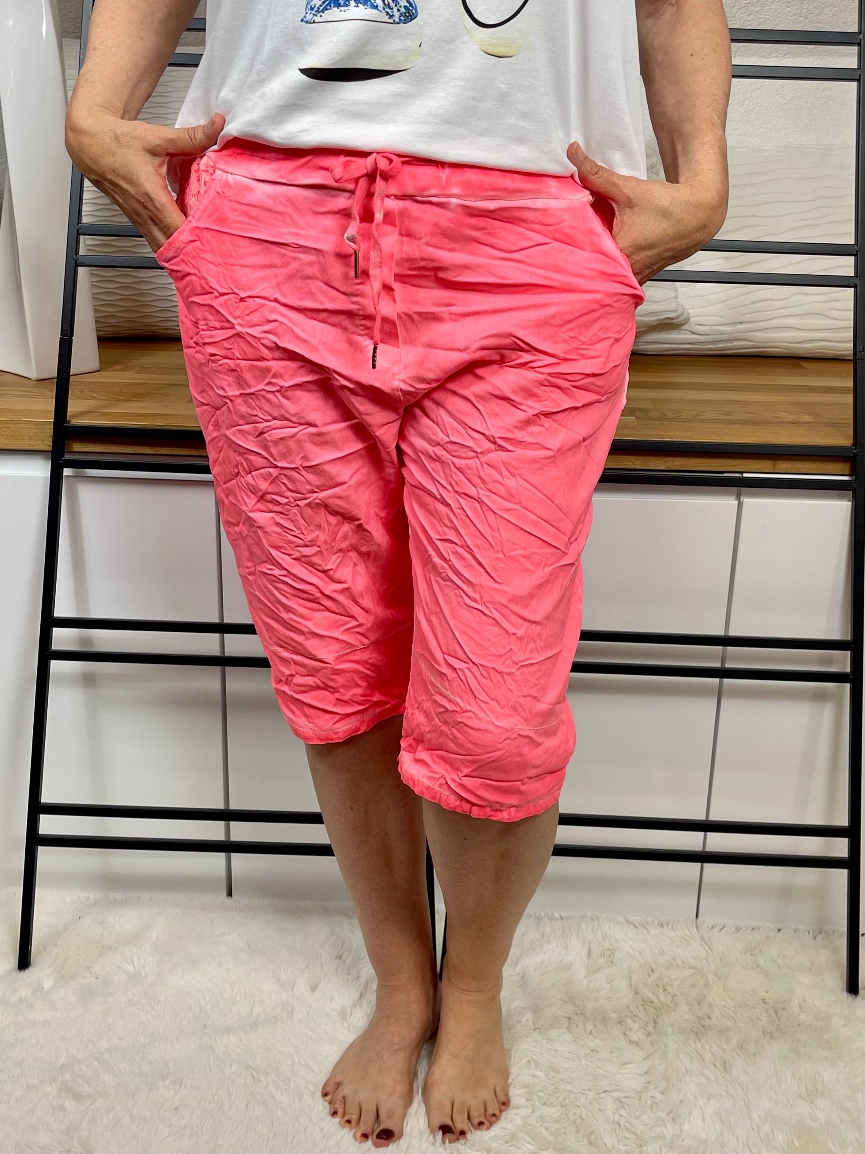 !!!!KEINE RETOURE MÖGLICH!!!! Damen 3/4 Jogpant - Short mit Spitze Einheitsgröße Gr. 42 - 48 in Neonkoralle