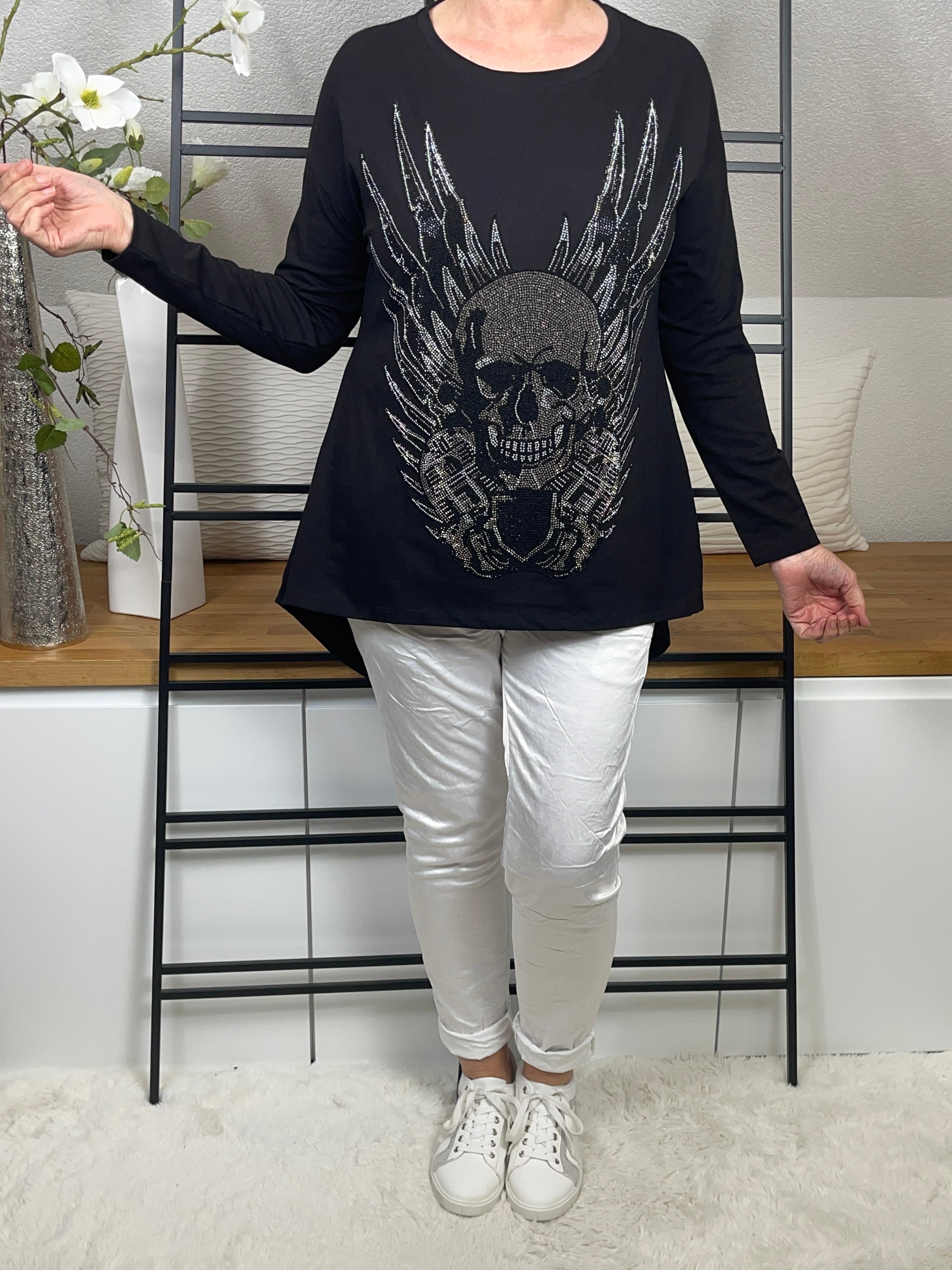 Longshirt „Totenkopf“ von EU-Queen Gr. 36 bis 48