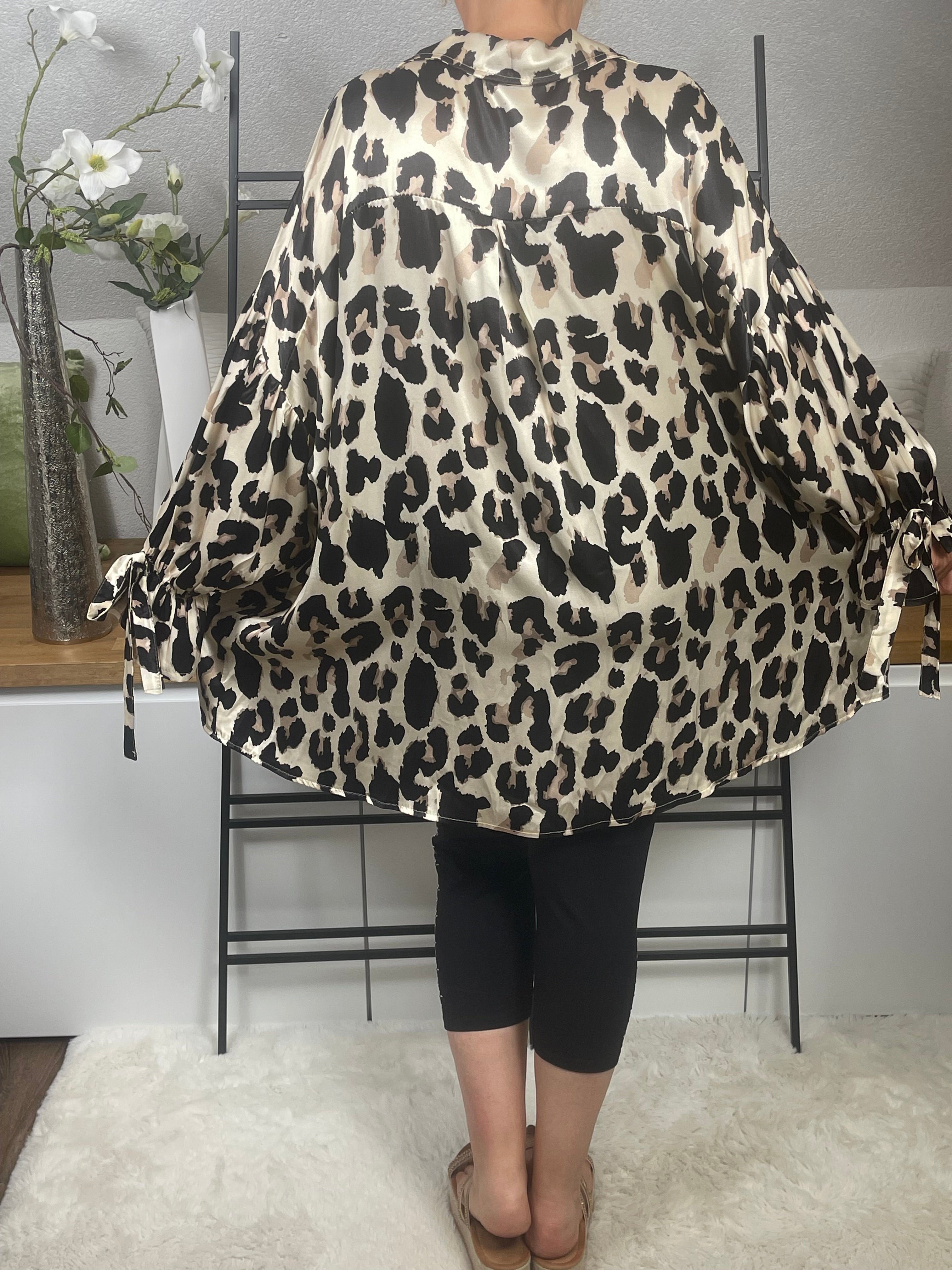 Hochwertige Damen Tunika mit „Animal Print“ Einheitsgrösse Gr. 46 - 54 in weiß - braun