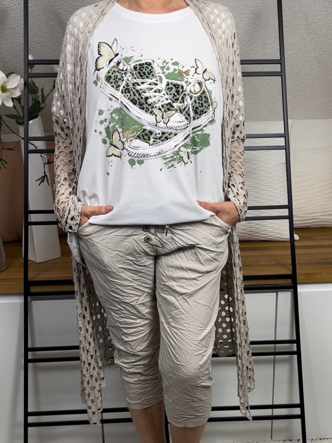 !!!!KEINE RETOURE MÖGLICH!!!!Damen - Jogpant 3/4 mit schöner Zier - Knopfleiste  Einheitsgrösse Gr. 42 - 48/50 in vielen Farben