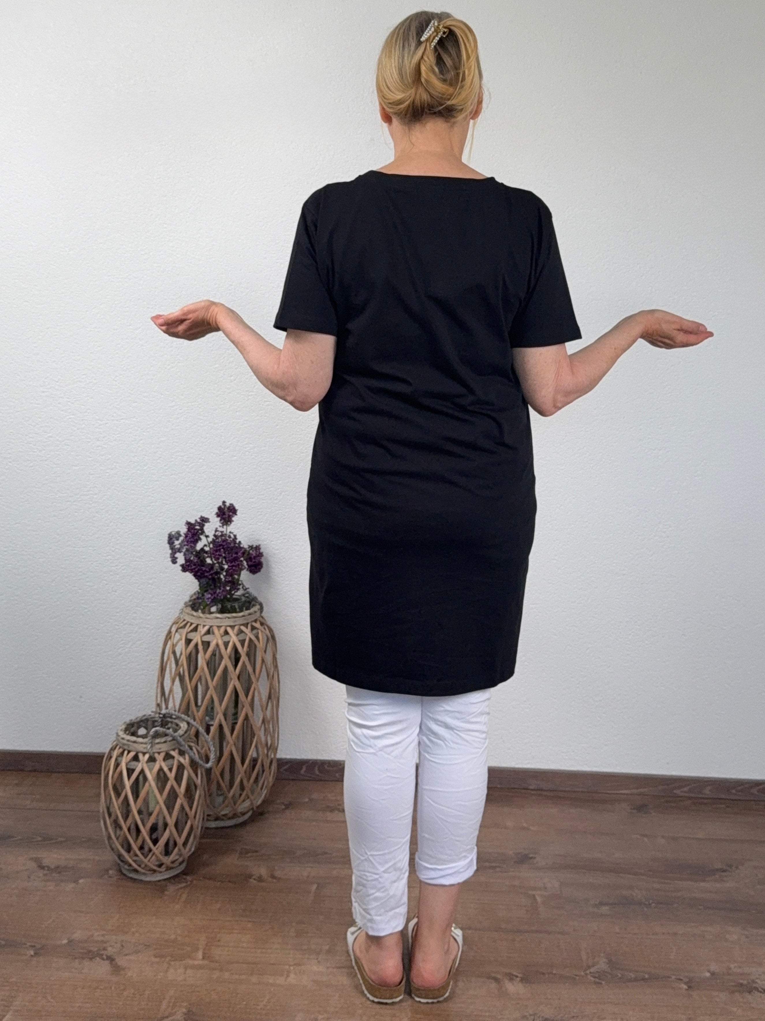Hochwertiges, extravagantes Shirt „Totenkopf“ von EU-Queen Gr. 36 bis 44 in schwarz - weiß