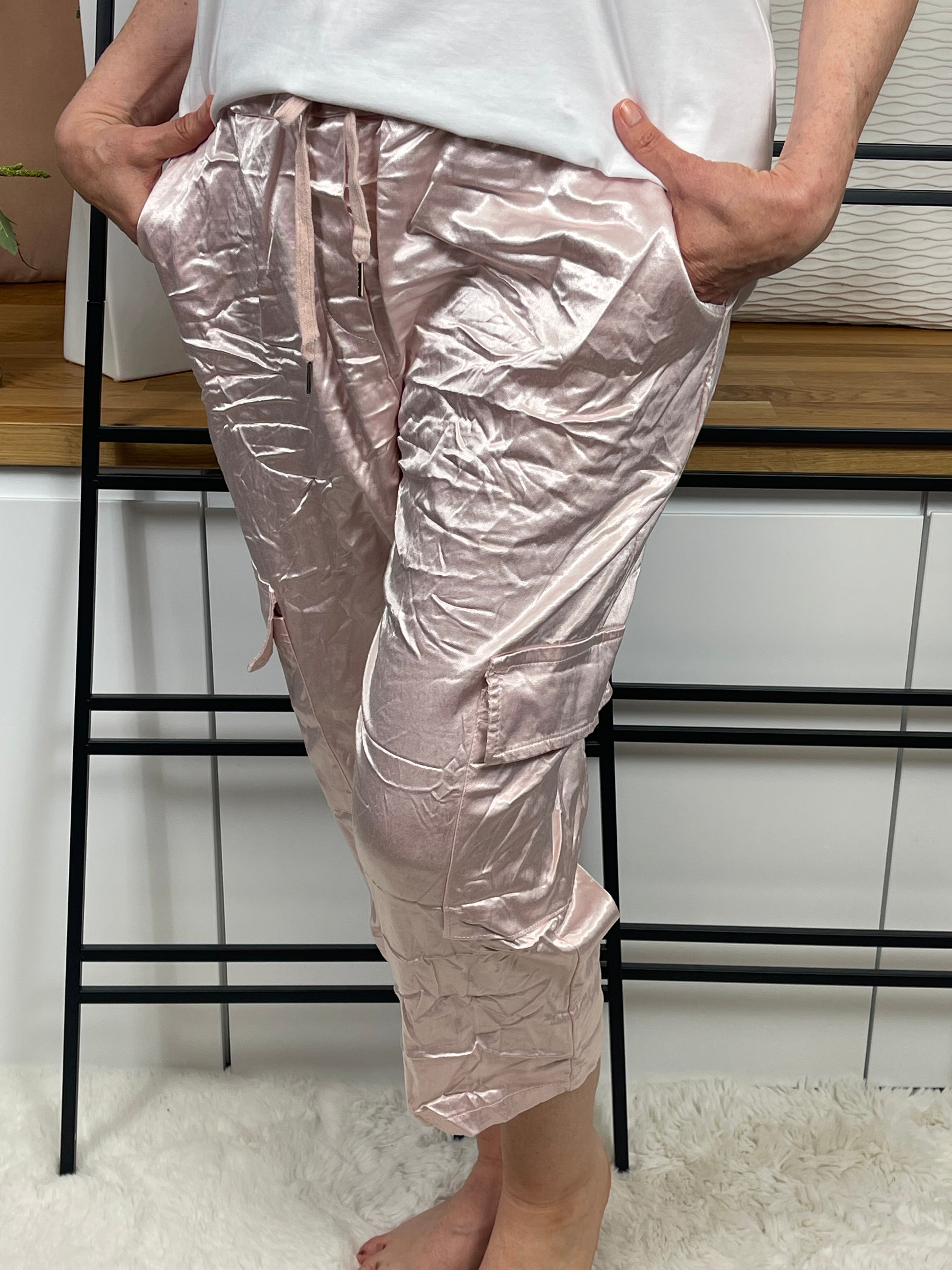 !!!!KEINE RETOURE MÖGLICH!!!!Damen - 3/4 Jogpant „Cargo - Shiney“ Einheitsgrösse Gr. 42 -48+ in 11 Farben