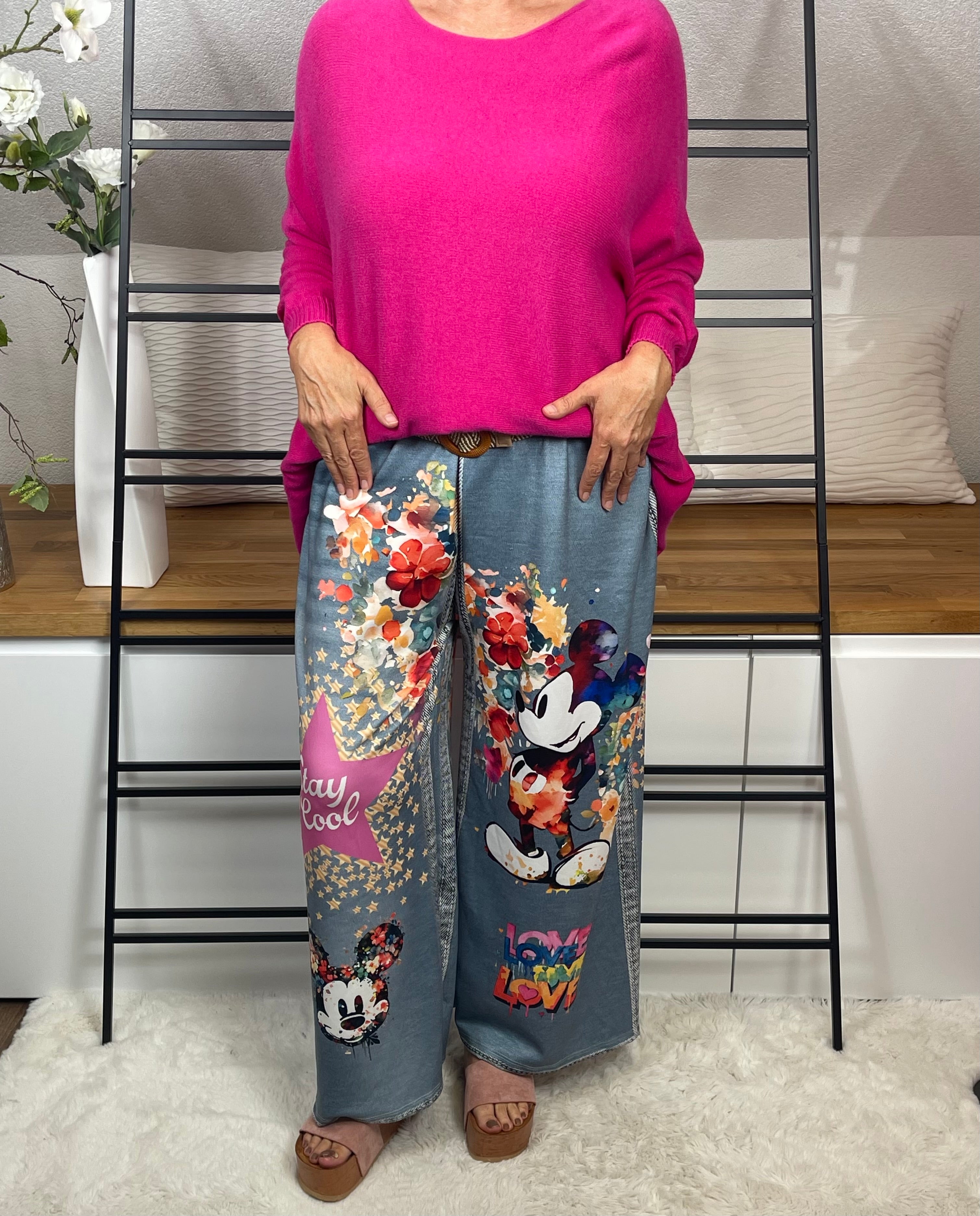 !!!!KEINE RETOURE MÖGLICH !!!!Elegante weite Damen - Jogpant „Mickey - Minney“ mit „3 D“ Effekt Einheitsgrösse Gr. 44 - 54 in 5 Varianten