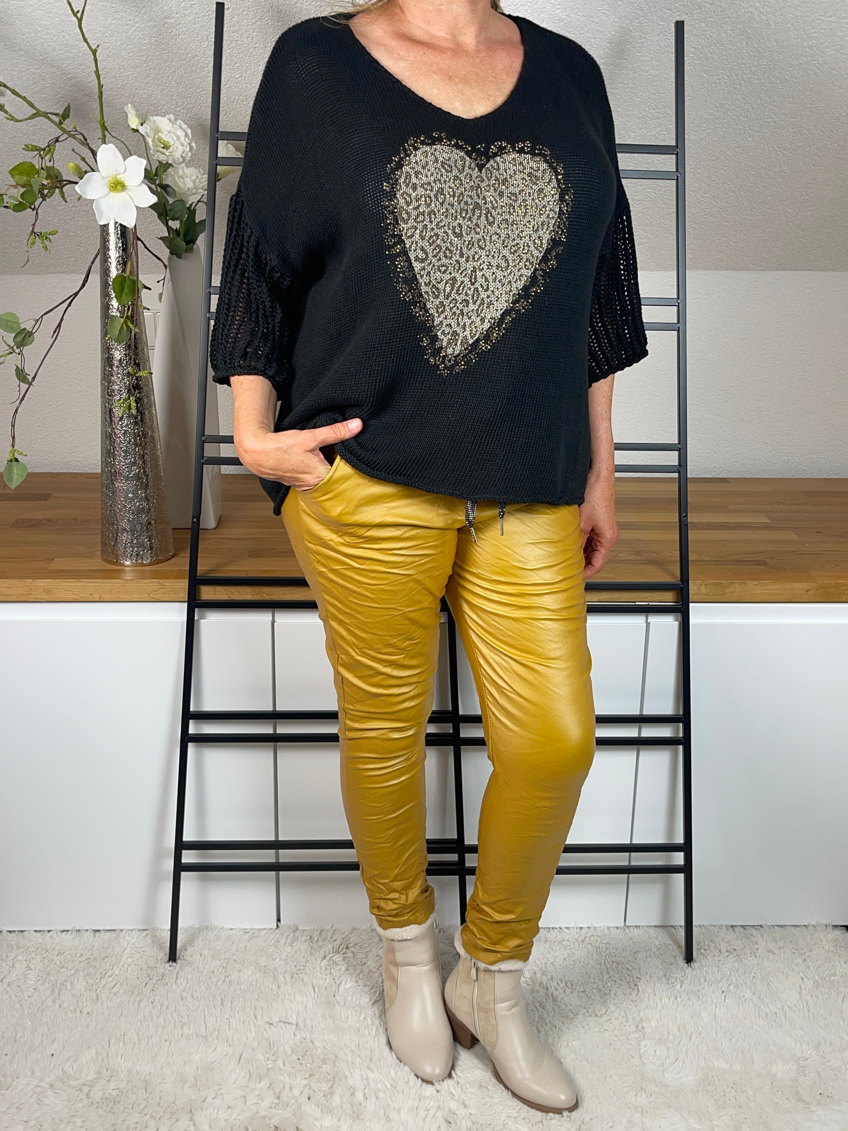 !!!!KEINE RETOURE MÖGLICH!!!! 
Jogpant „Kunstleder“ Gr. 38 - 42 in 2 Farben