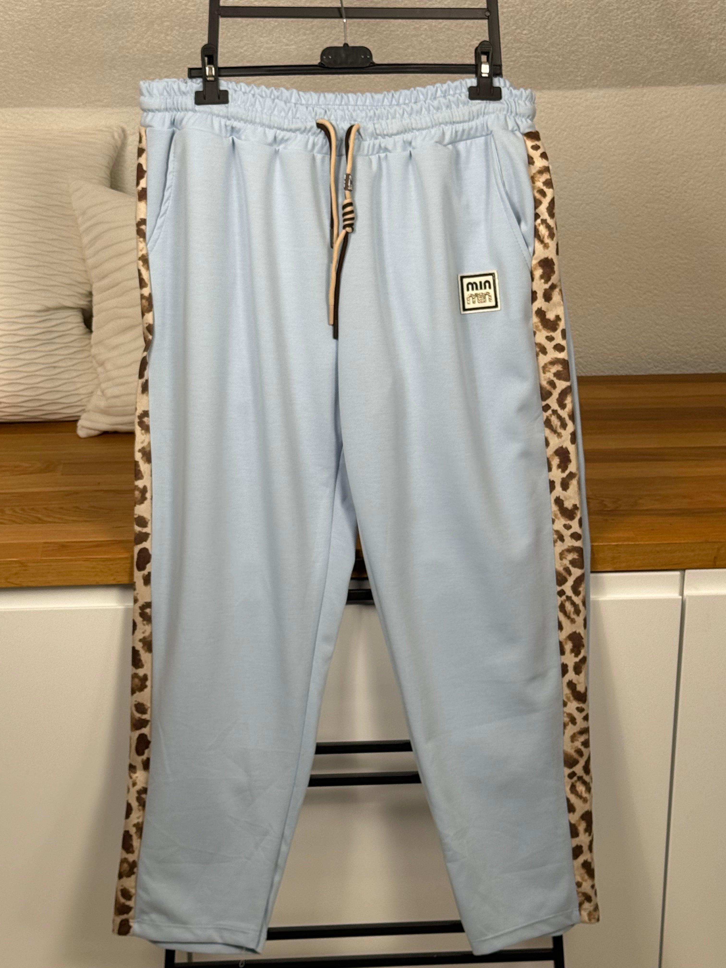 Damen Jogpant „Fluffi“ mit Animalprint Einheitsgrösse Gr. 44 - 52 in 5 Farben